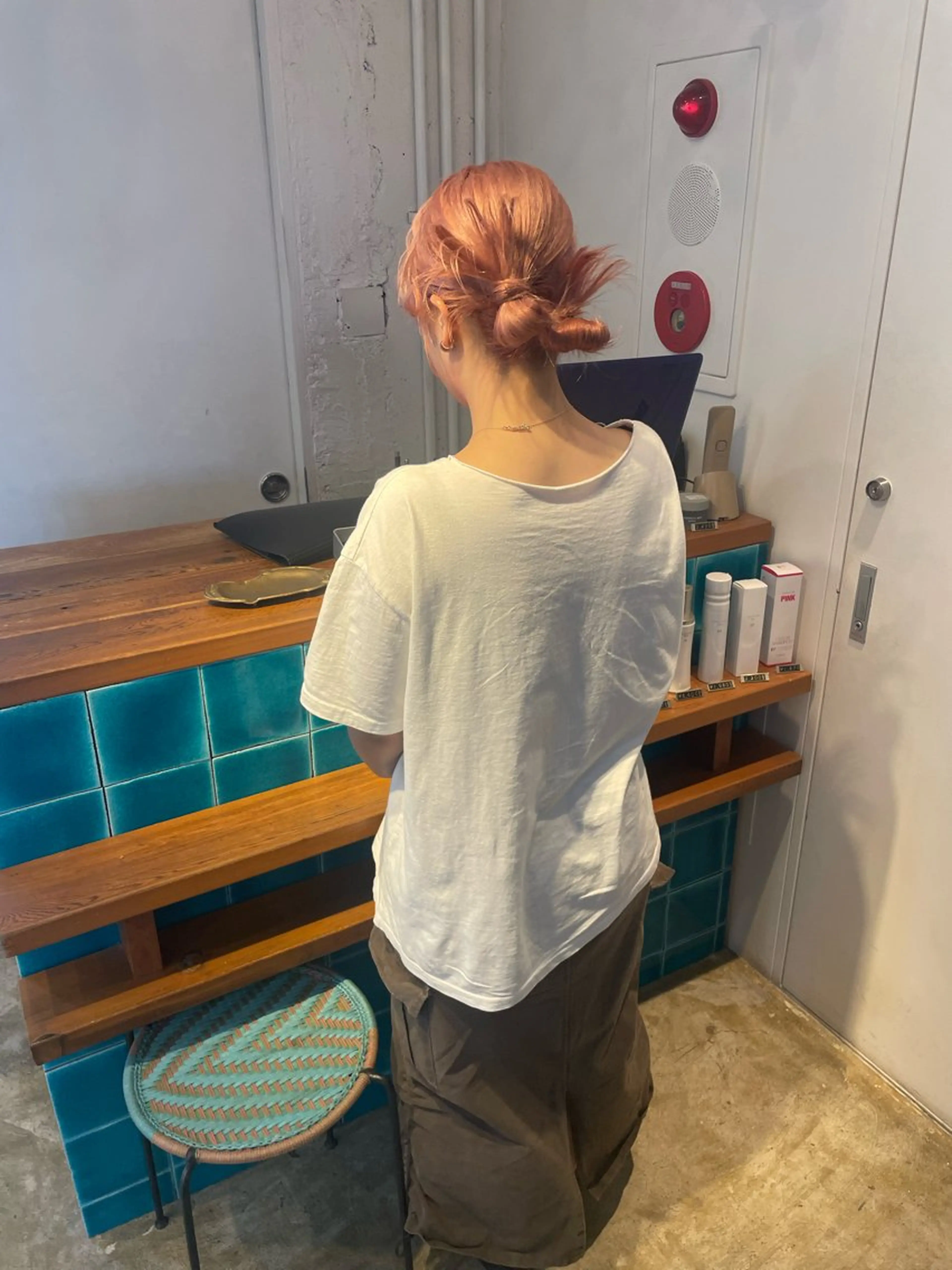 ミディアム ヘアアレンジ ボブ ヘアセット MIOベージュカラー 柔らかいカラーのヘアスタイル