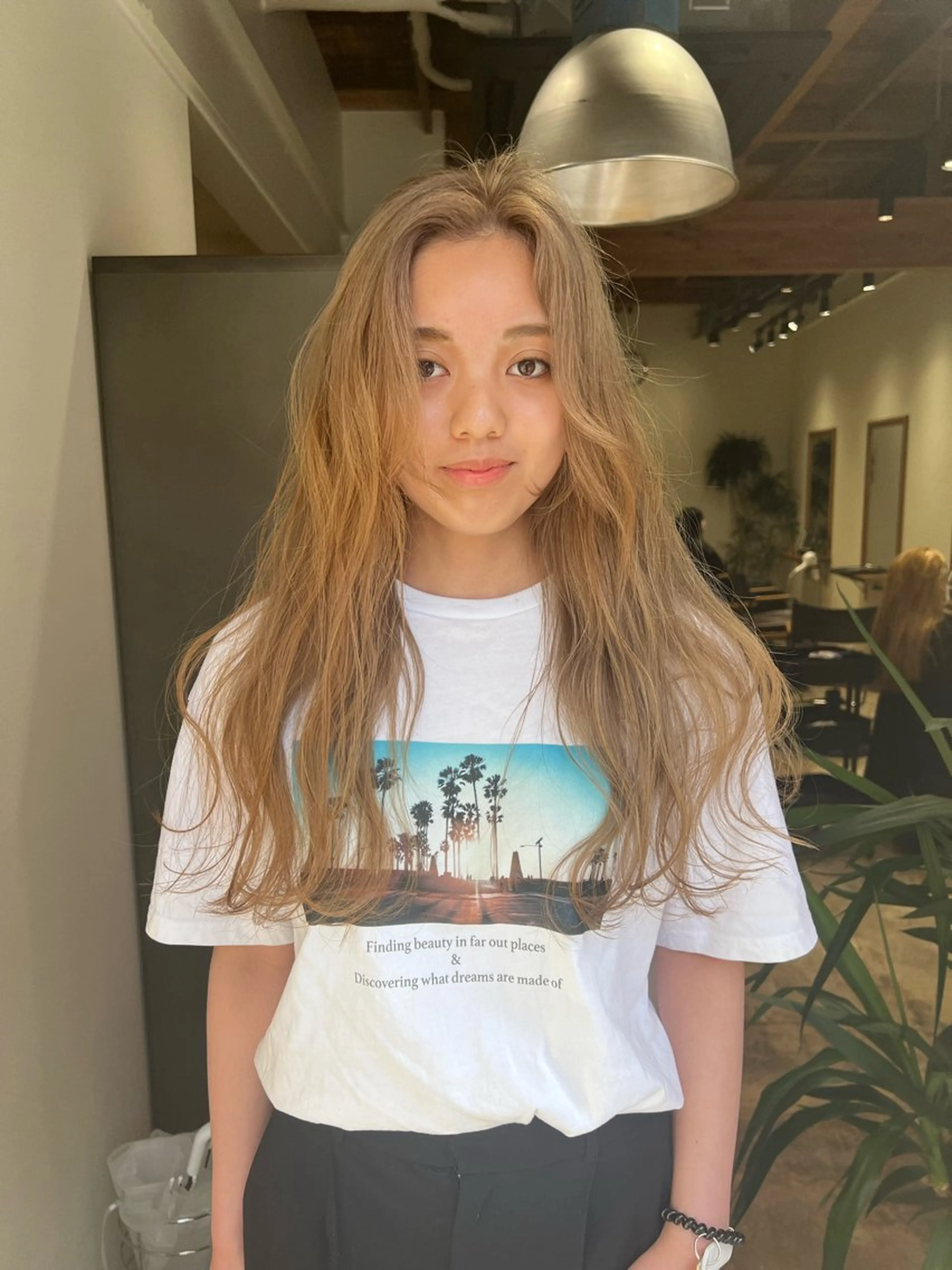 ロング カラー nishido ハイライト/パーマのヘアスタイル