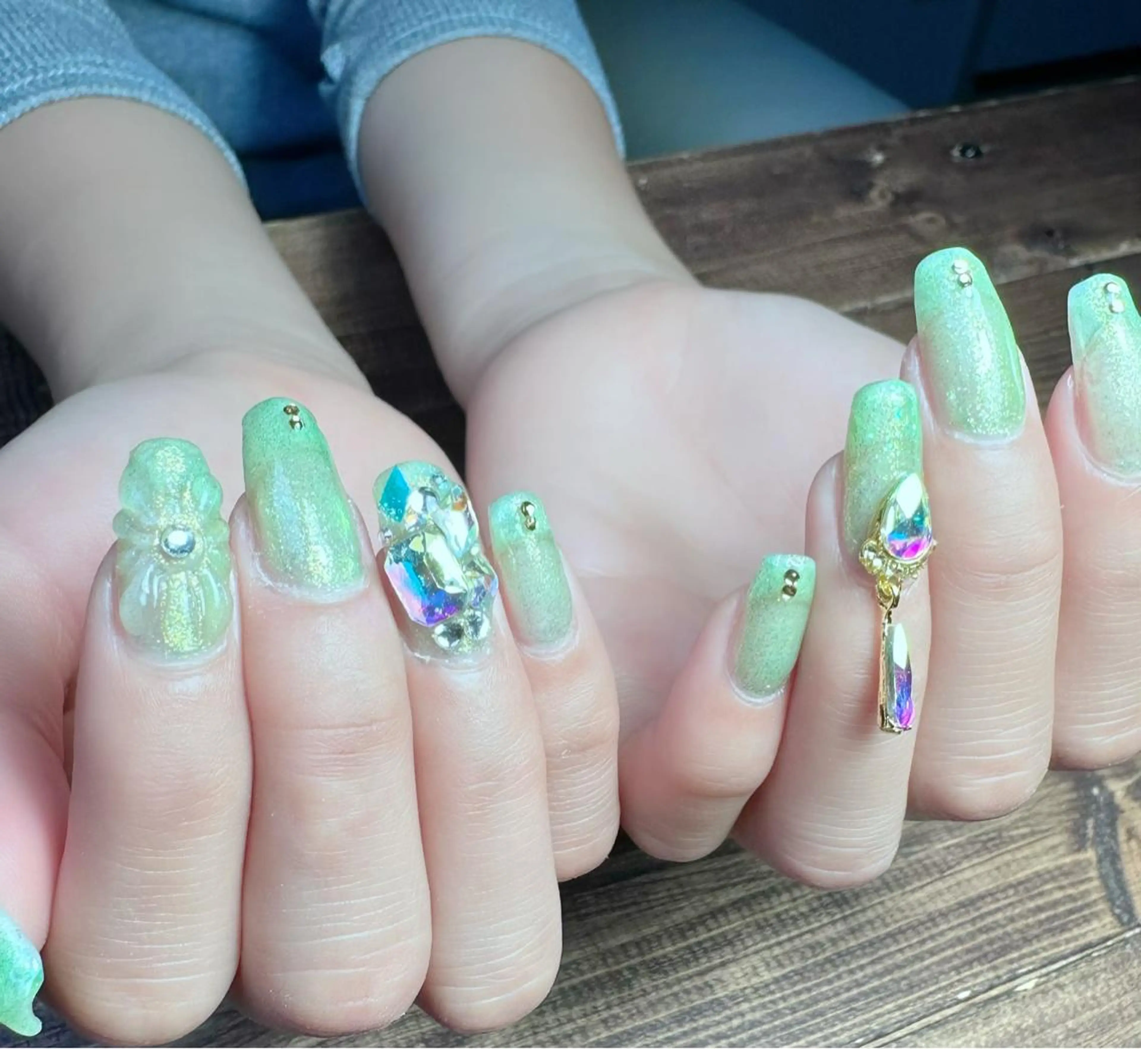 ネイル 新山 聖のネイルデザイン