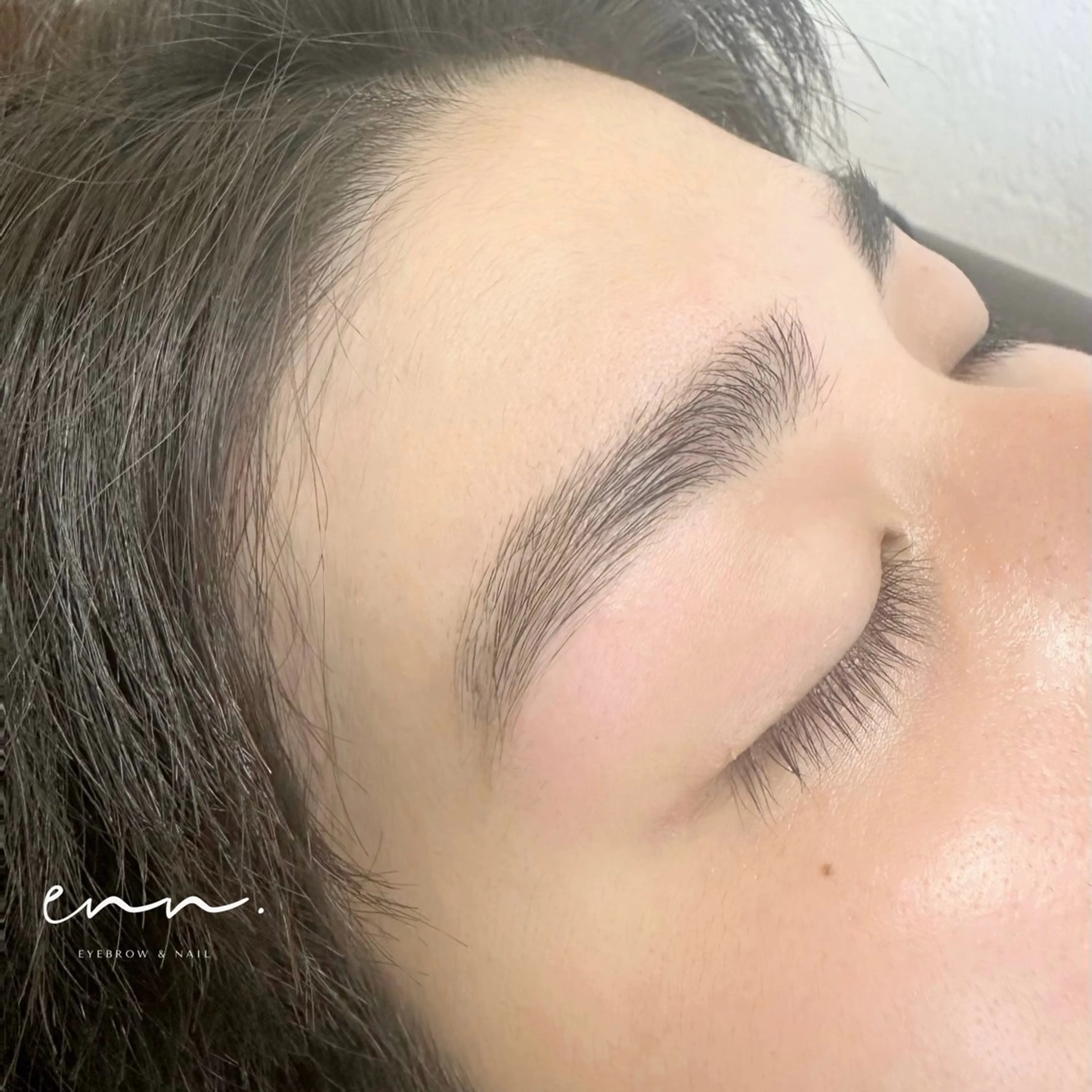 アイブロウ ハリウッドブロウリフト メンズアイブロウ 眉毛ワックス脱毛 ワックス脱毛 その他(アイブロウ) enn. 【眉毛/ネイル】のネイルデザイン