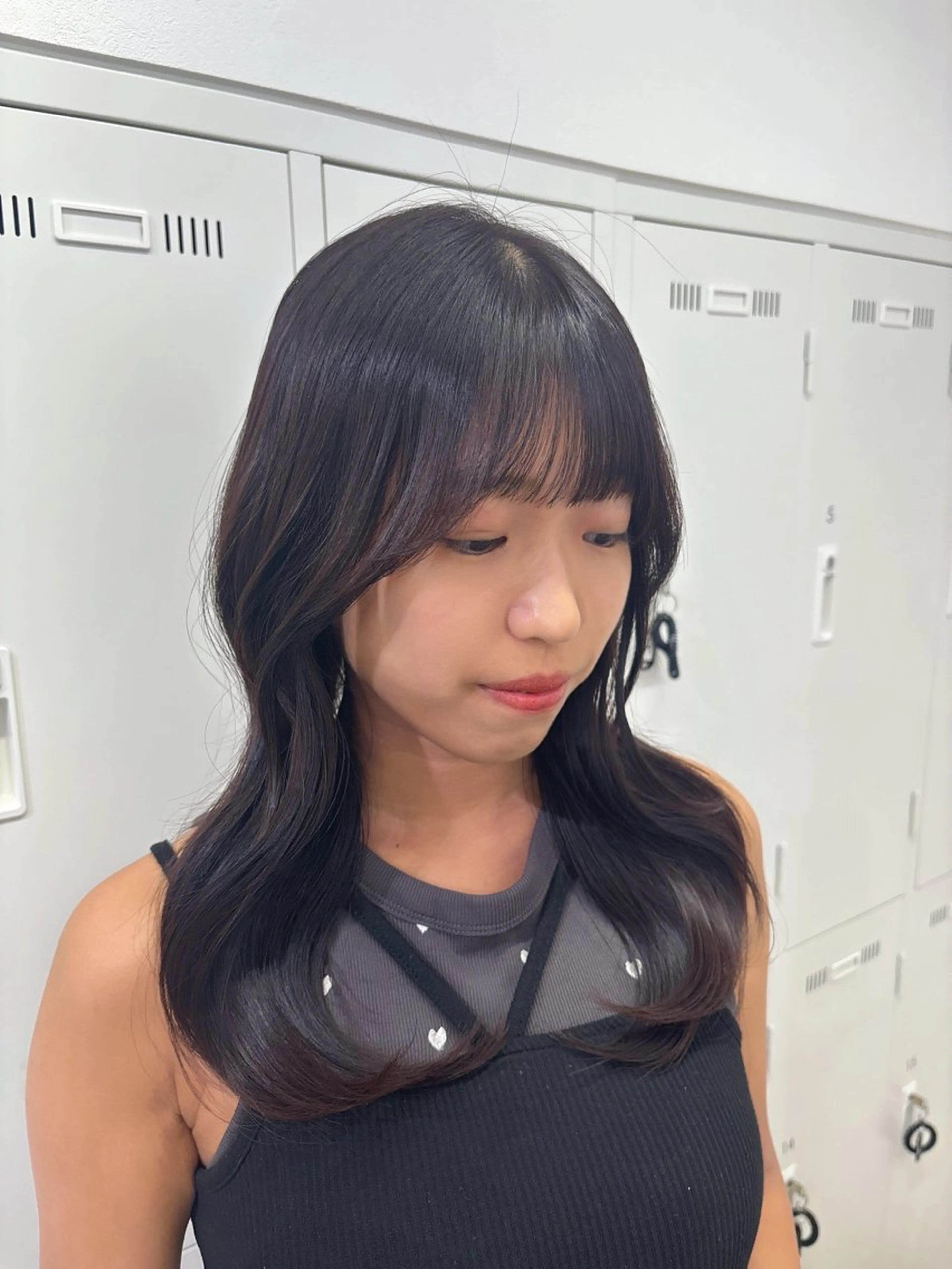 セミロング カラー アッシュ 透明感カラー レイヤーカット カット ヘアカラー トリートメント 長妻莉央/縮毛矯正 髪質改善カラーのヘアスタイル