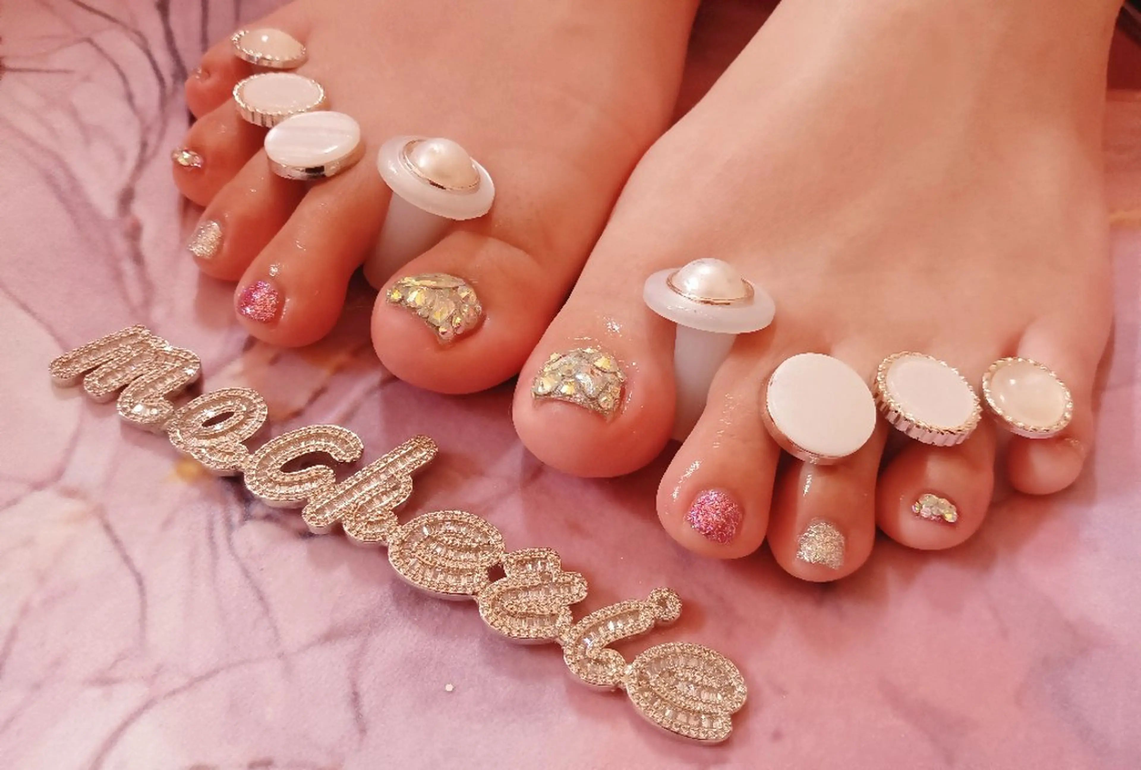 ネイル キラキラネイル ピンク シルバー フットネイル Nail Salon macherieのネイルデザイン