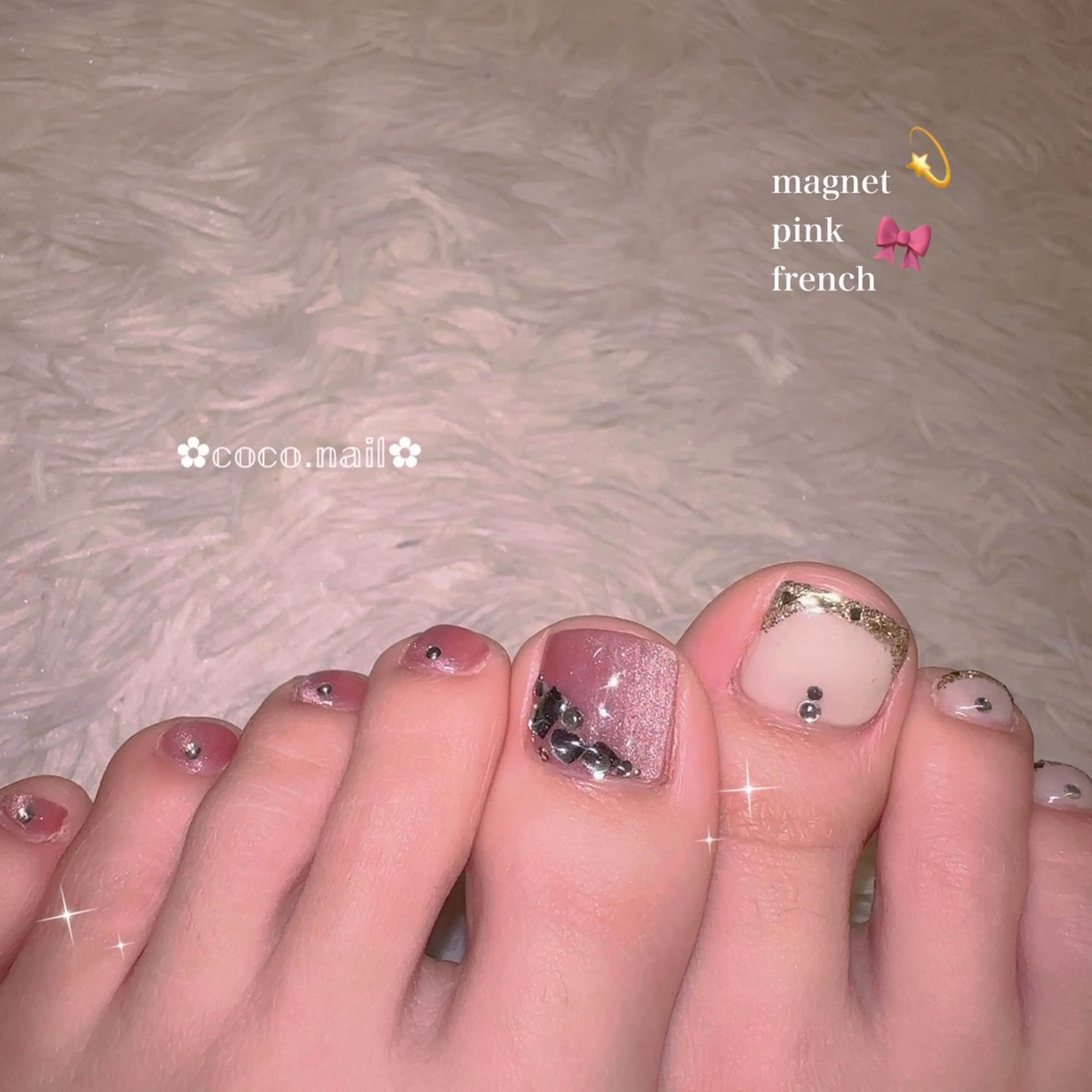 ネイル フットネイル lili.nail y2k/長さ出しのネイルデザイン