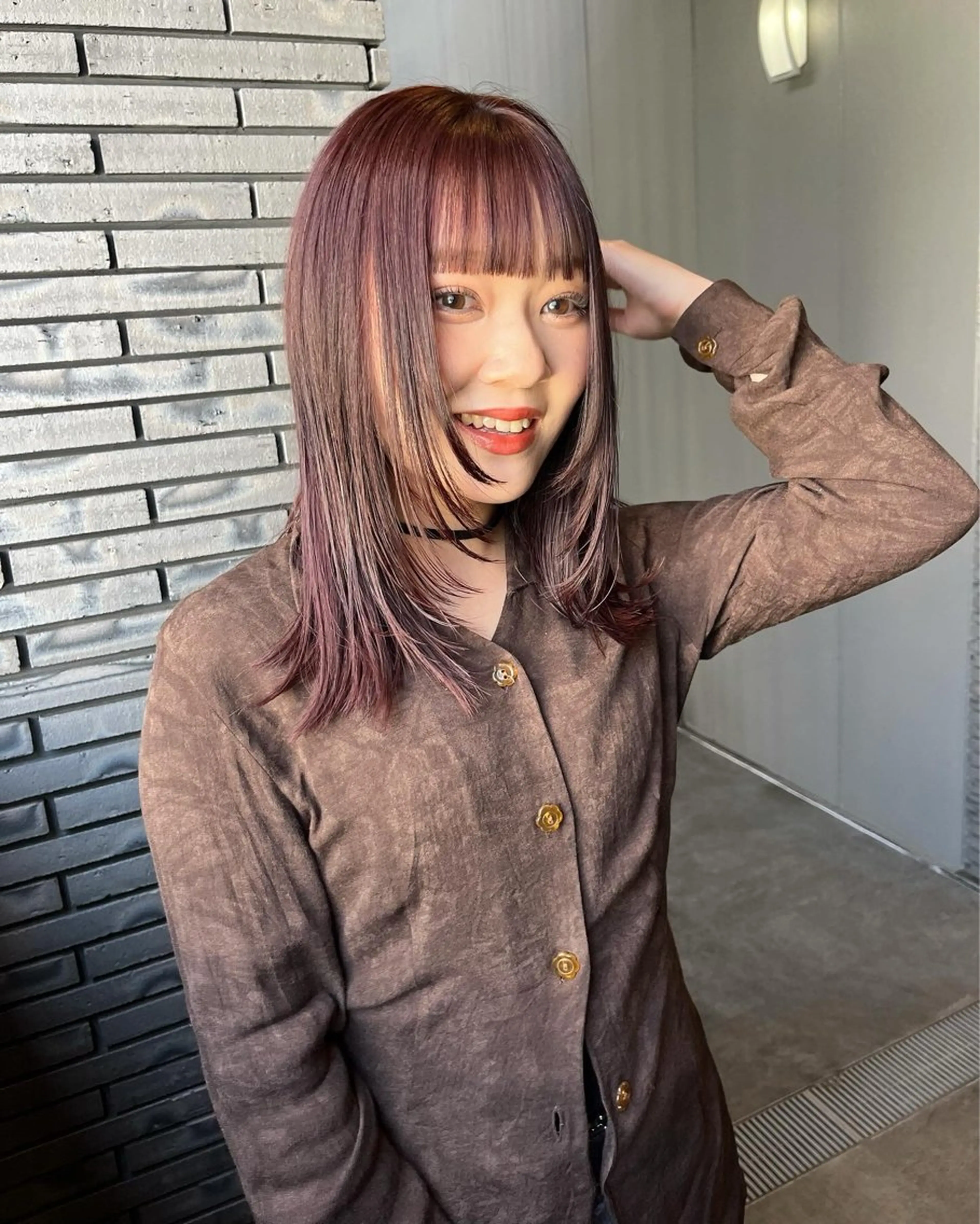 セミロング カラー カシス レッドカラー レイヤーカット hono/ボブ/ ハイトーン/ベージュのヘアスタイル