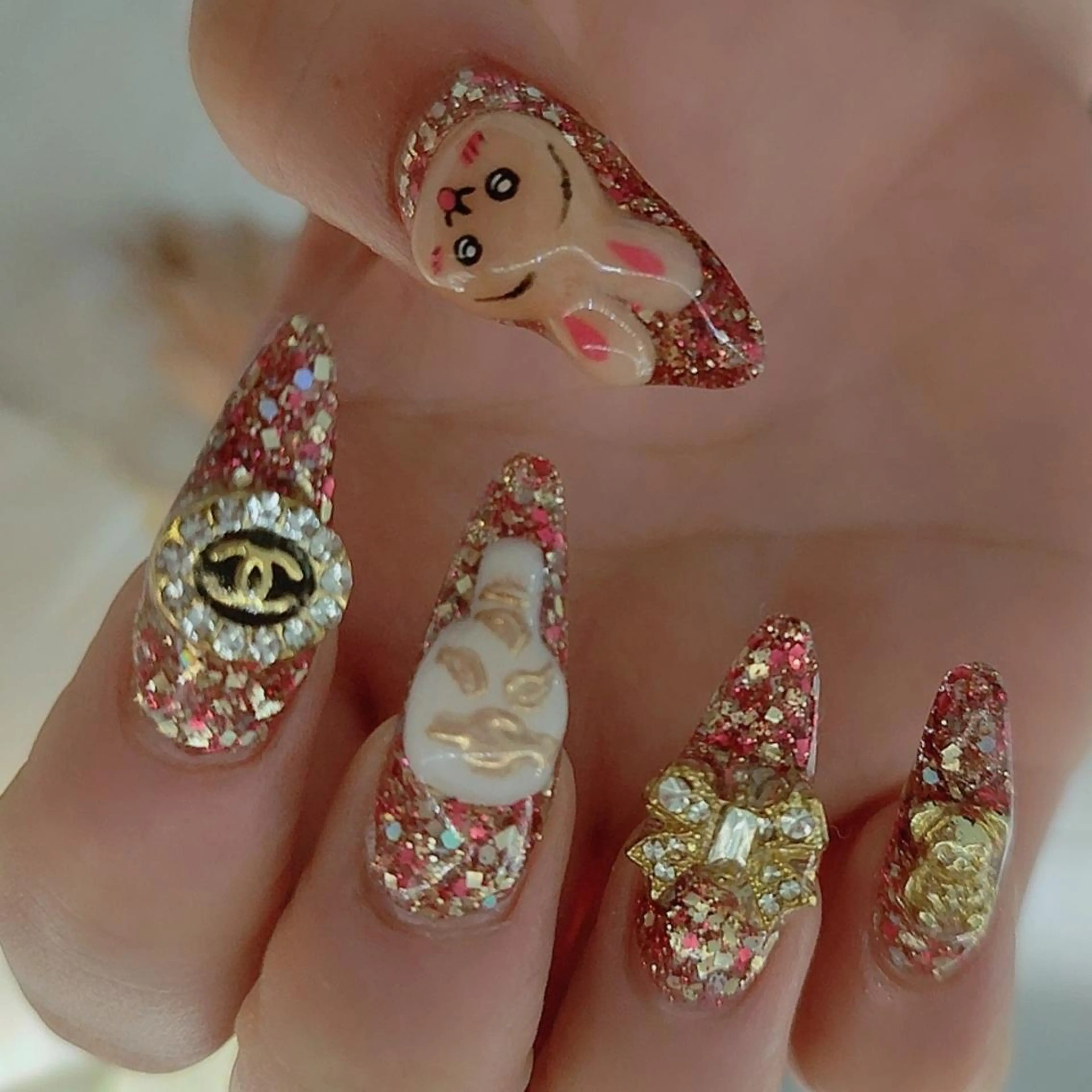 ネイル ハンドネイル RUNWAY 　　の眉毛・アイブロウイメージ