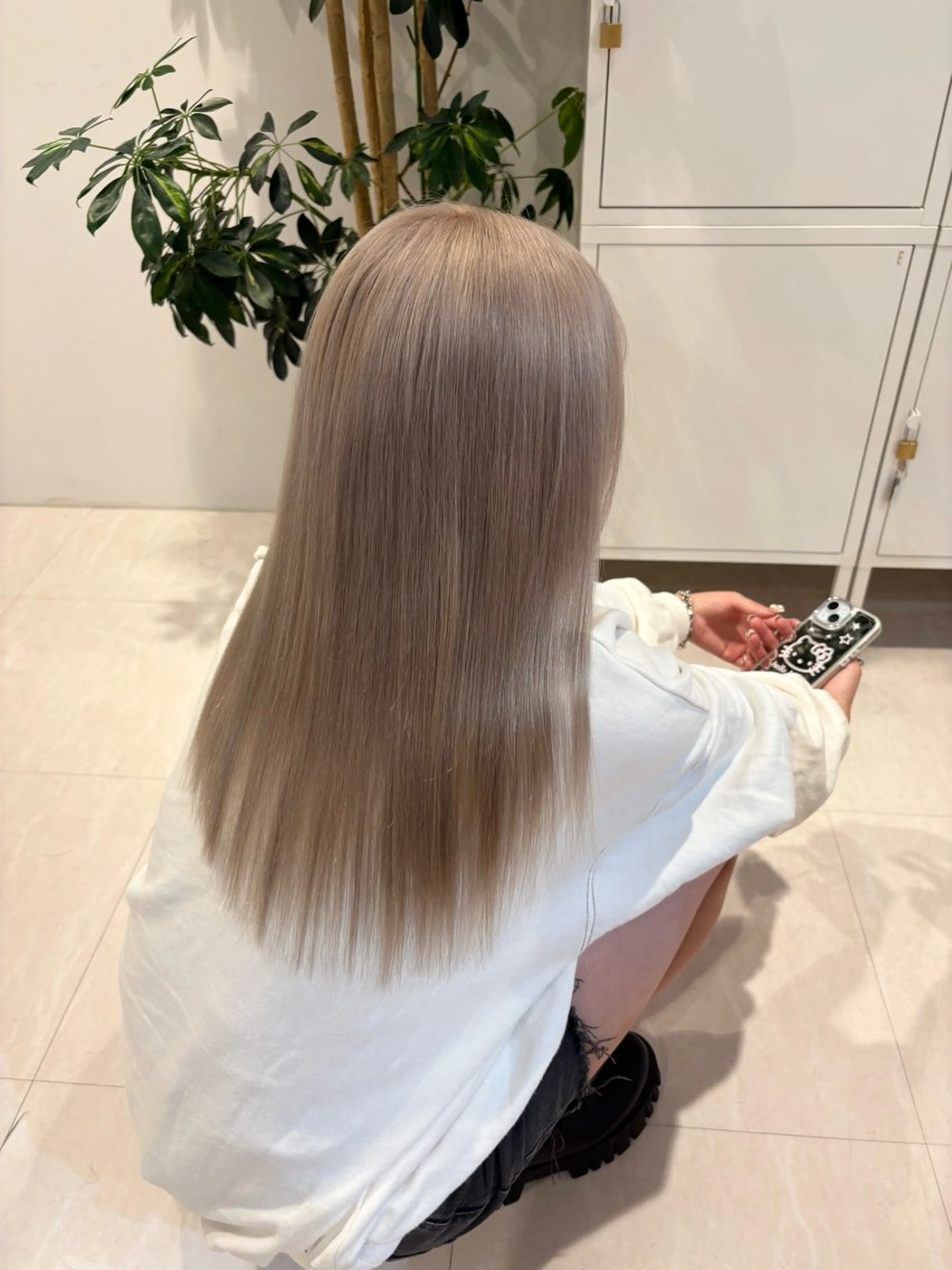 カラー ニトウ レイナのヘアスタイル