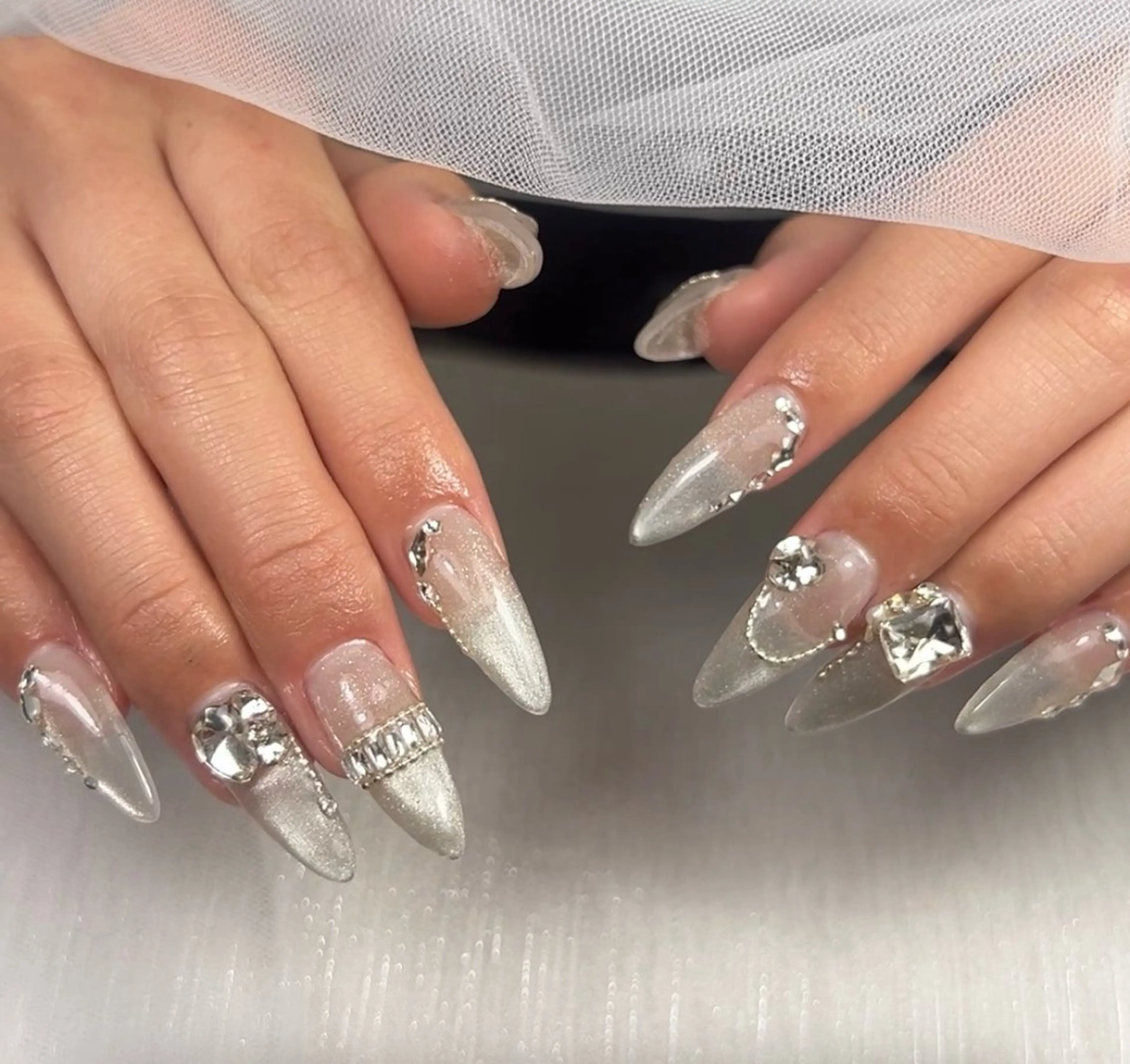 ネイル アートネイル オーロラネイル チークネイル 長さ出し フットネイル ハンドネイル フットネイル ハンドケア Noiranail_ studio川越西口のネイルデザイン