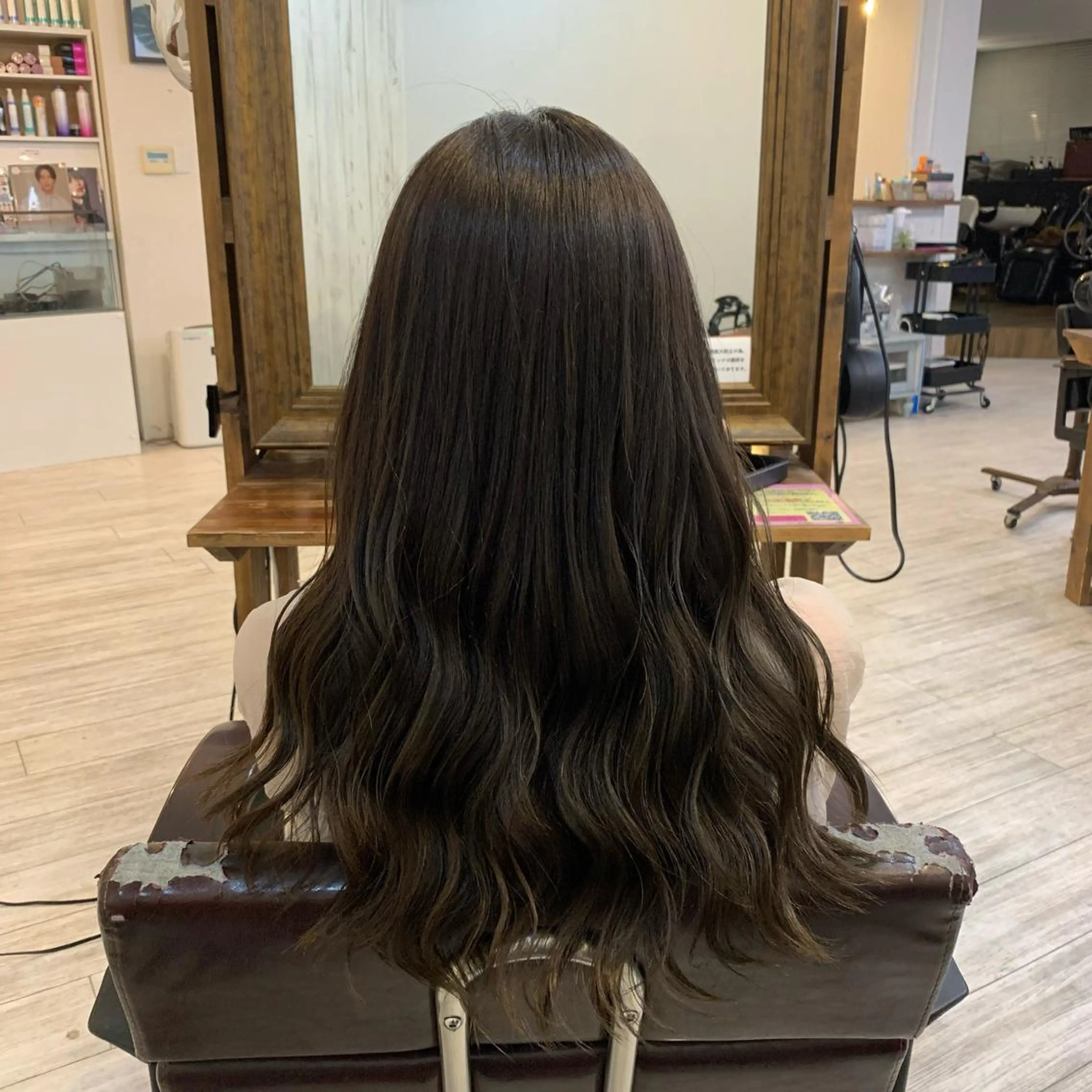 ロング カラー グレージュ 吉田 悠乃のヘアスタイル