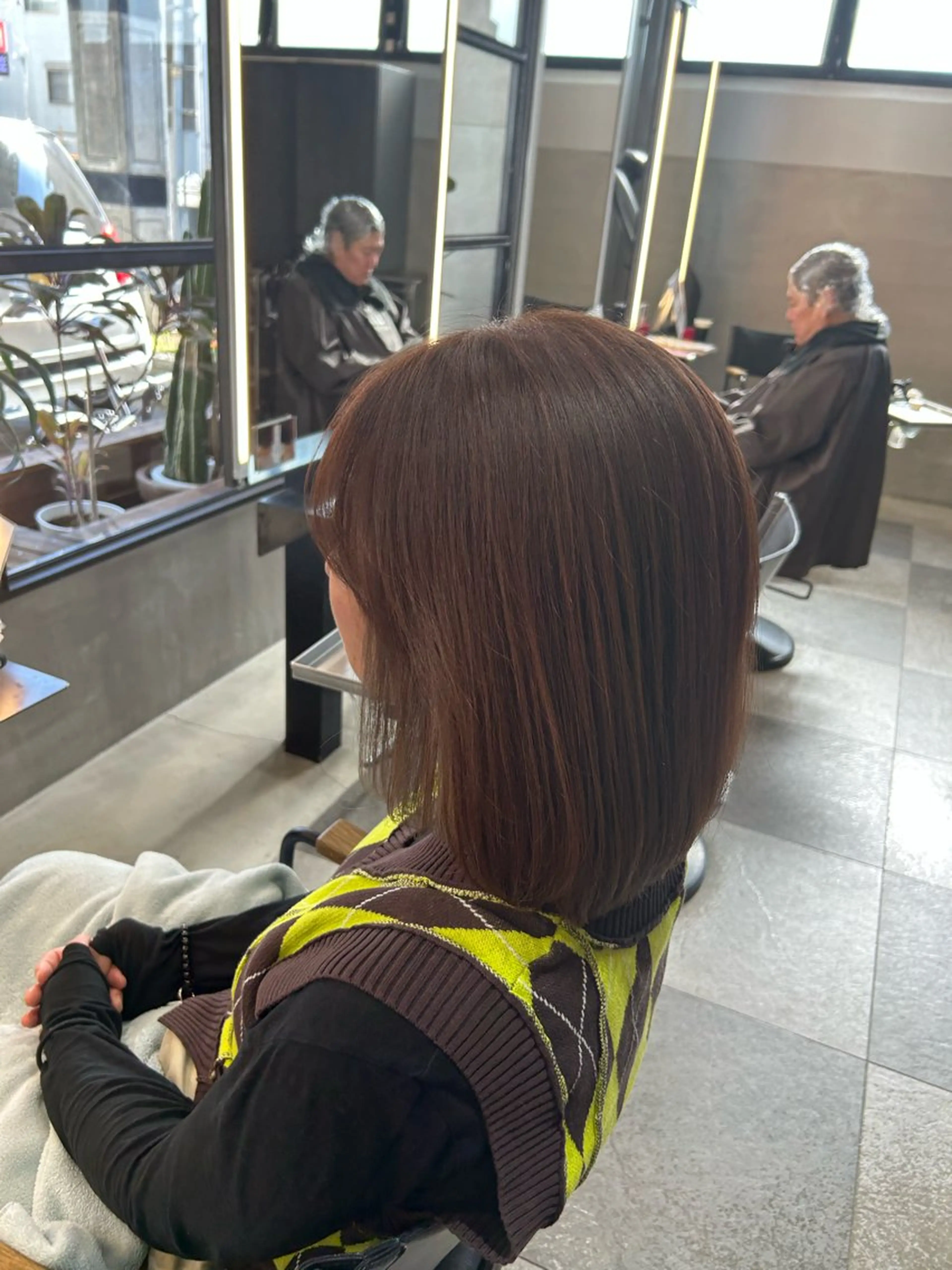 ミディアム カラー カット ヘアカラー トリートメント 艶カラー／ベージュ/ ショート/安岡哲兵のヘアスタイル