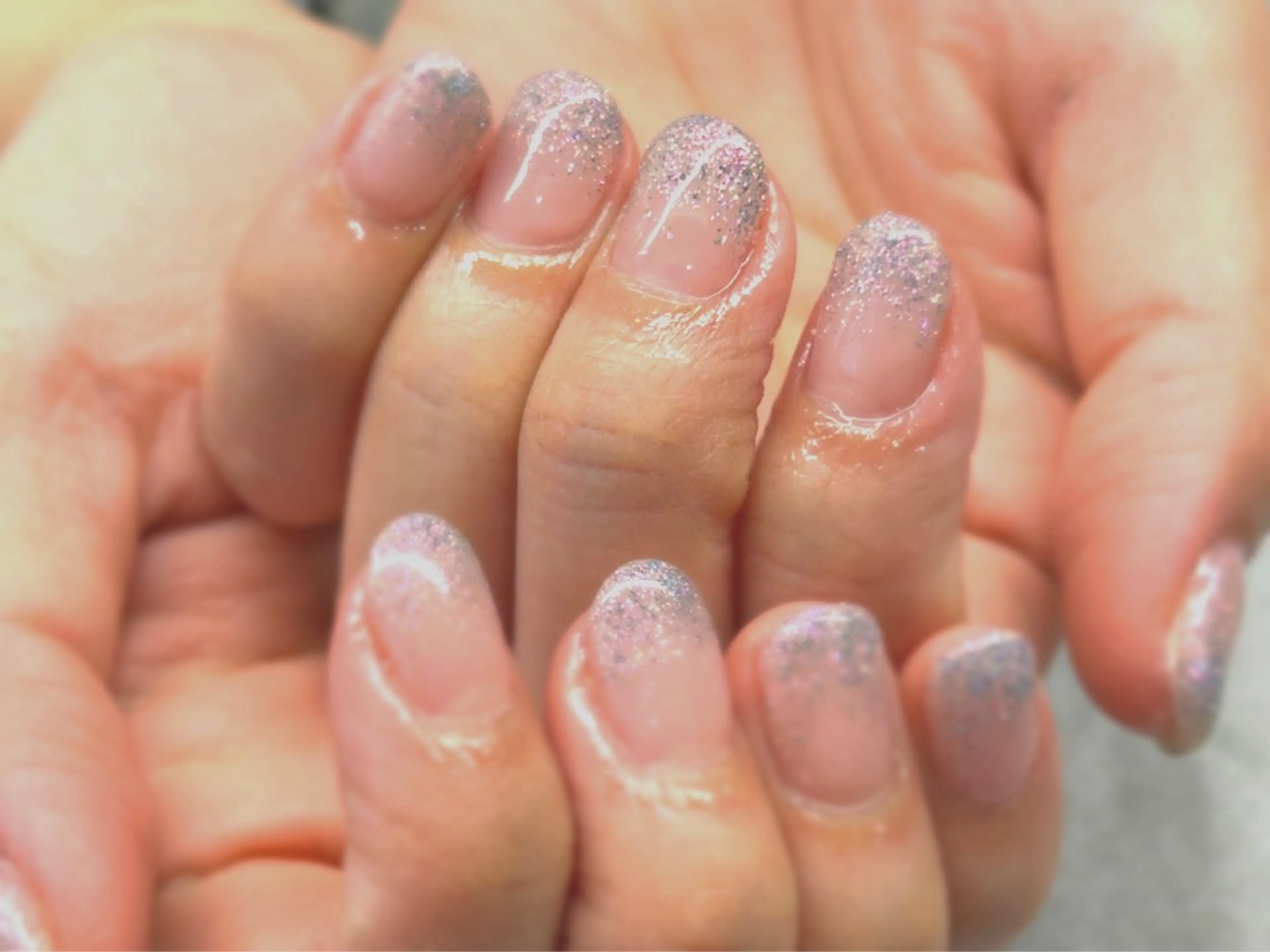 ネイル フラッシュネイル グラデーション ワンカラーネイル sara +のネイルデザイン