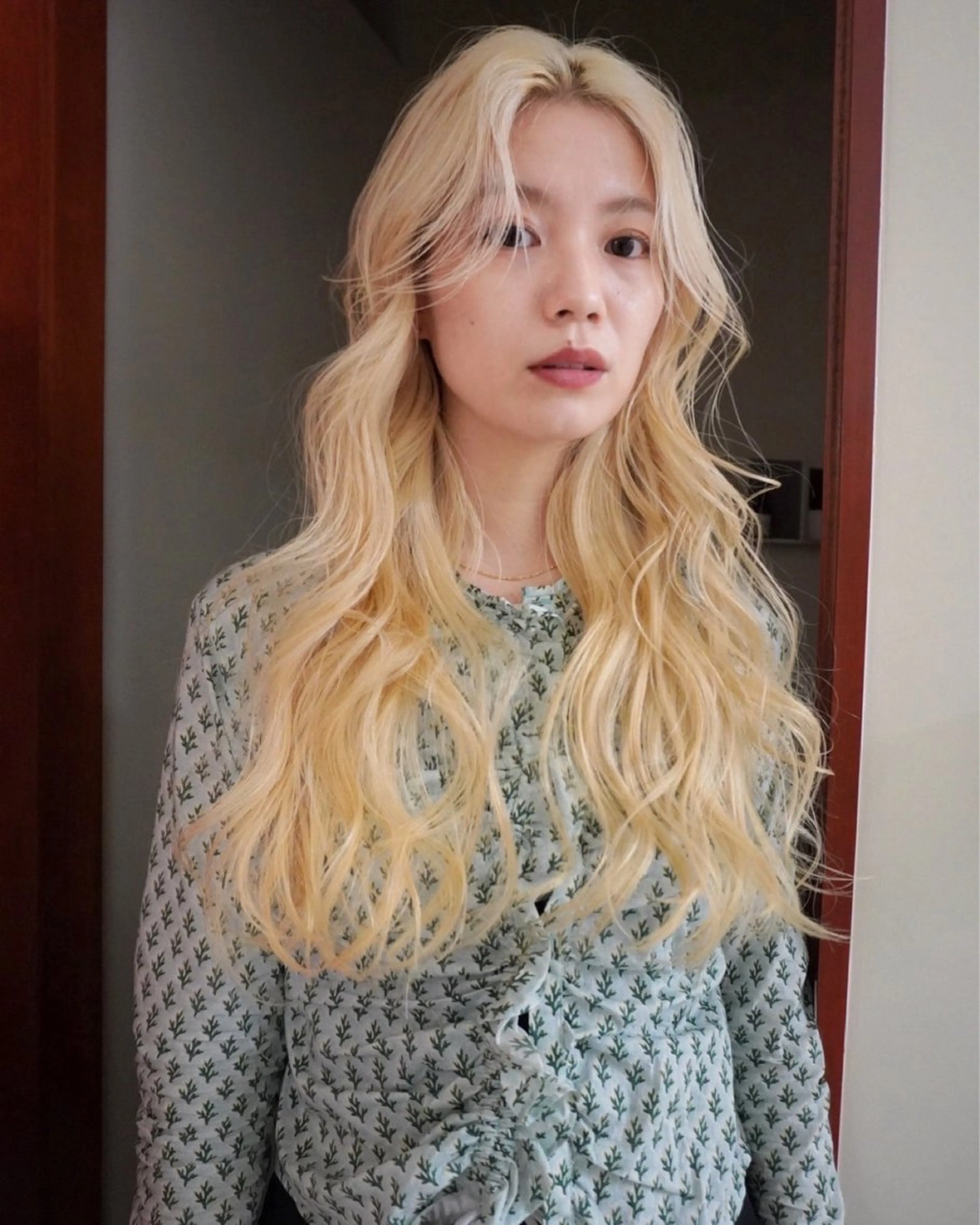 ロング カラー カット ヘアカラー トリートメント 小林 美咲のヘアスタイル