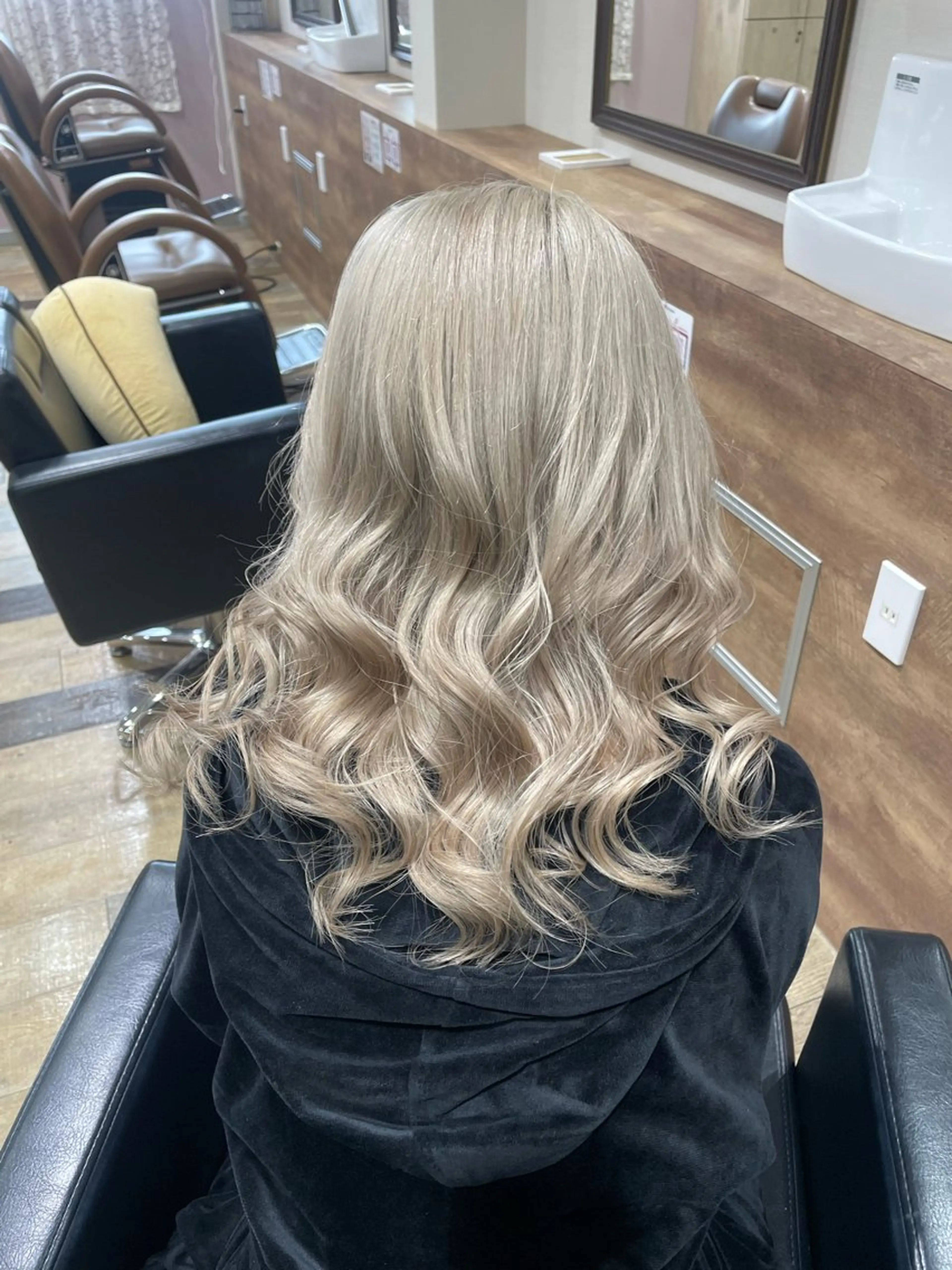 セミロング カラー 池田 梨紗のヘアスタイル