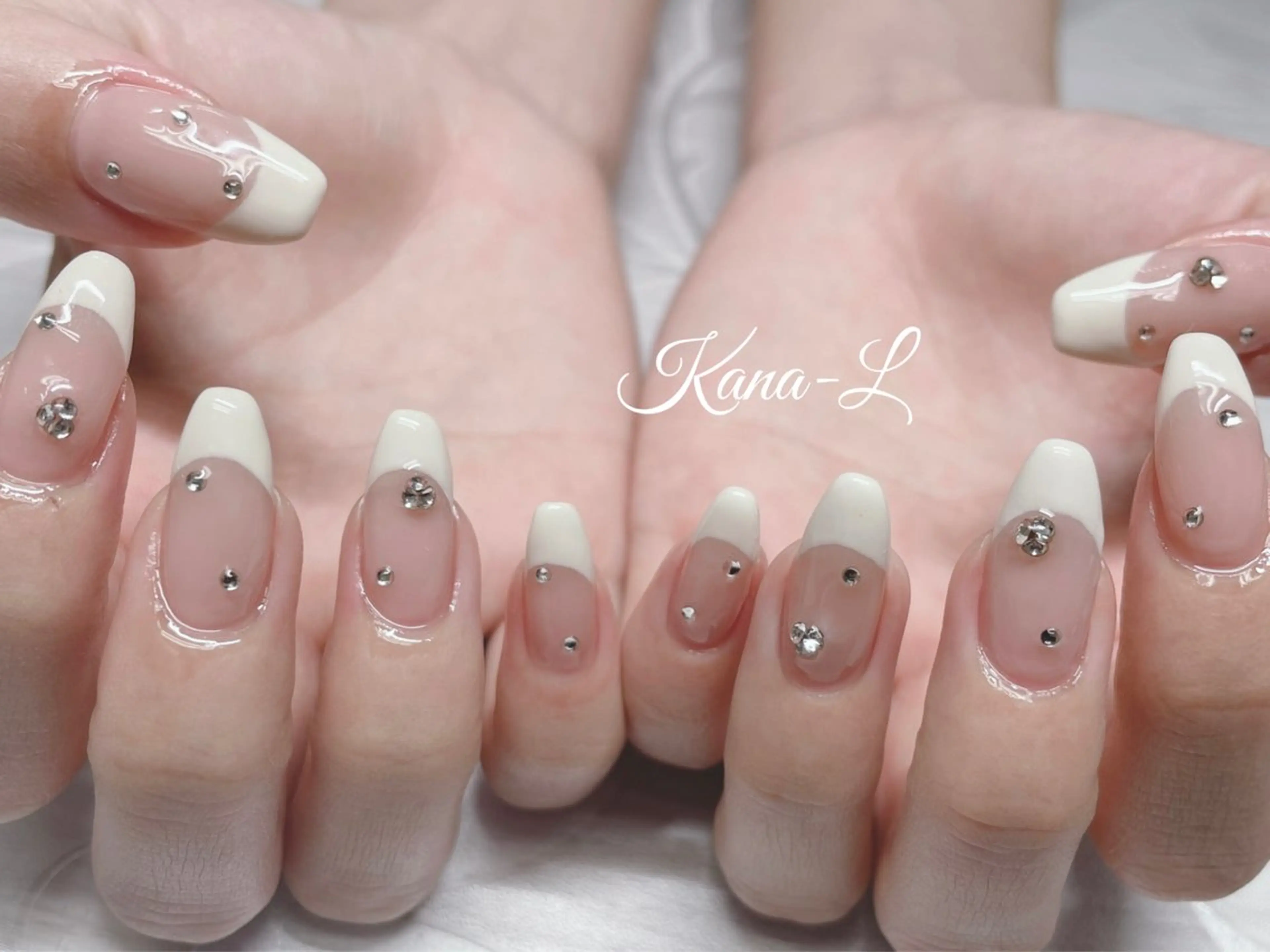 ネイル フレンチネイル ジェルネイル パラジェル 芦辺 香奈のネイルデザイン