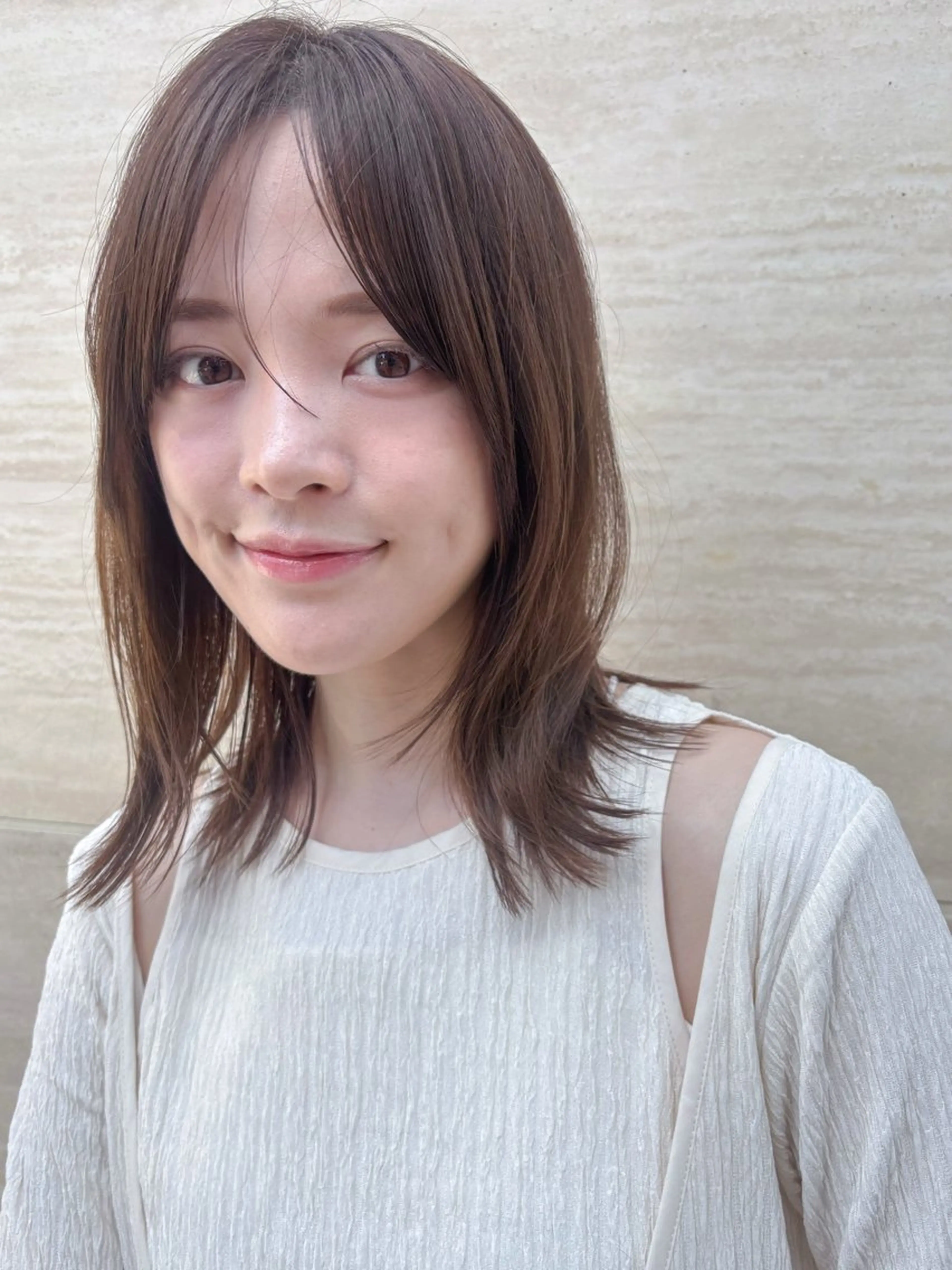 ［伸ばし中の方におすすめ］前髪カット+カラーの写真