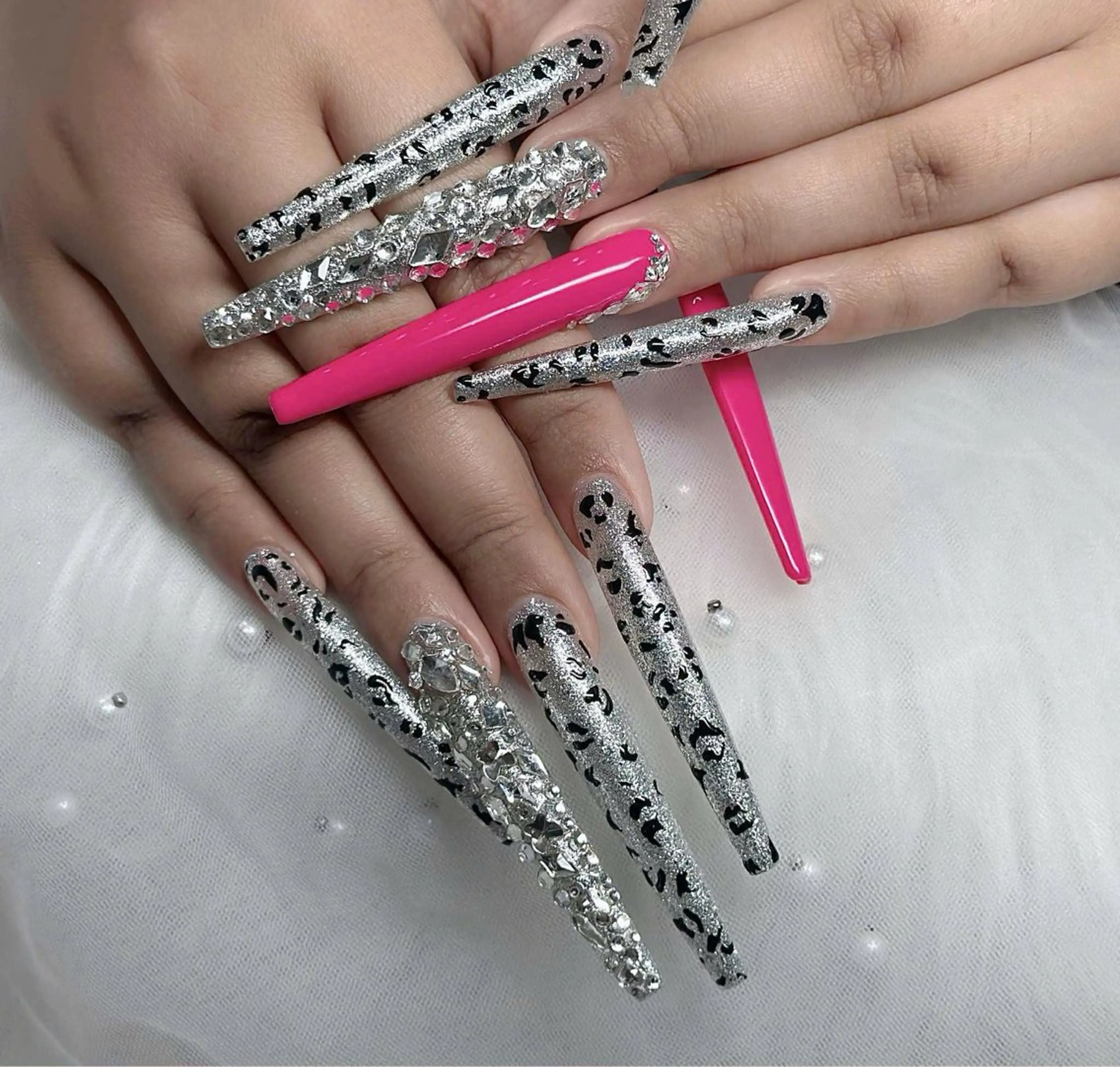 ネイル フレンチネイル ジェルネイル ガラスフレンチ ハロウィン ハート H.baby Nail Salonのネイルデザイン