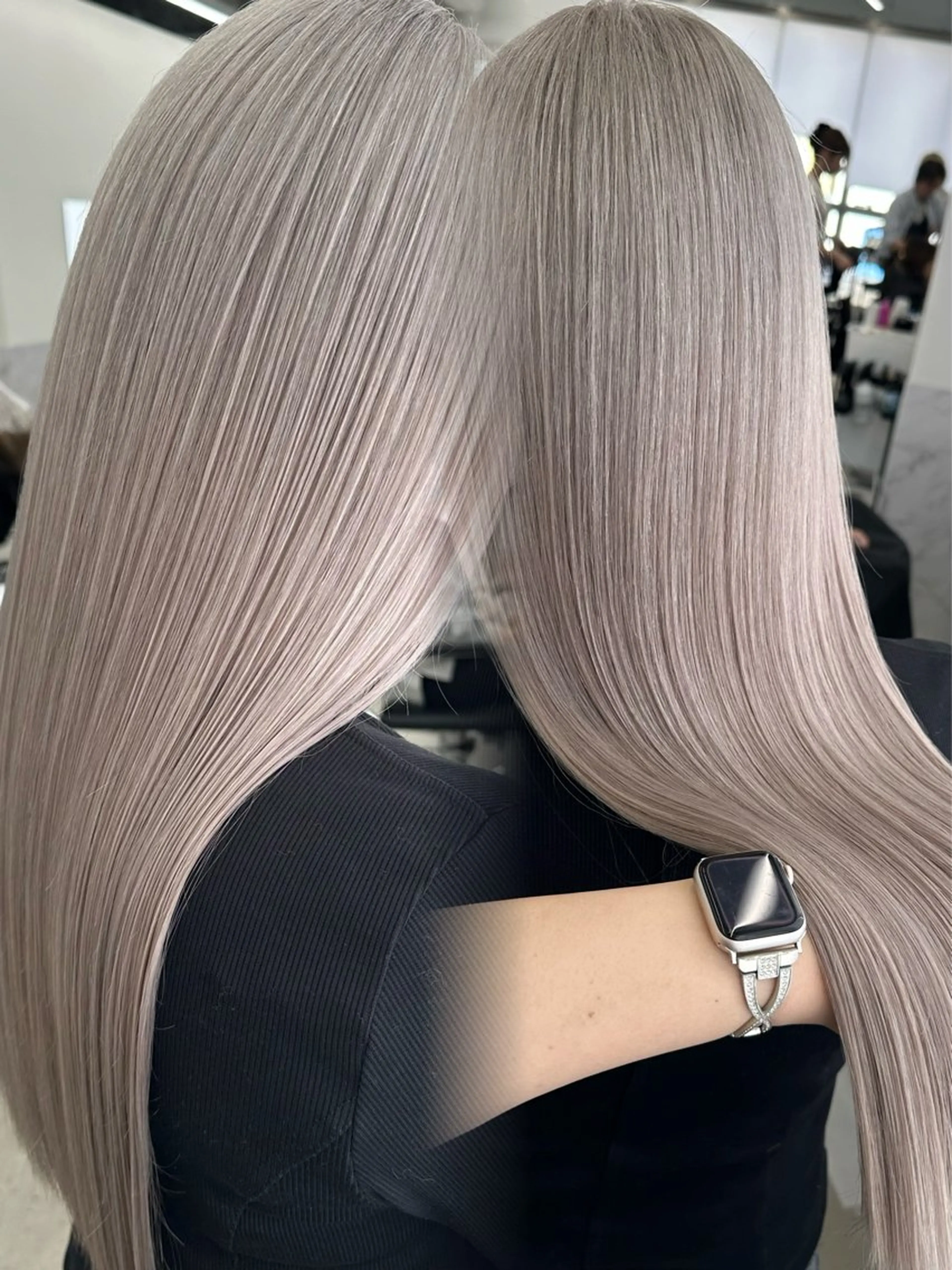 ロング カラー ヘアアレンジ ベージュカラー ブリーチ 抜きっぱなしブロンド ブロンド ブラウンカラー ヘアカラー 原宿ハイトーンカラー 🌼みるい🌼のヘアスタイル