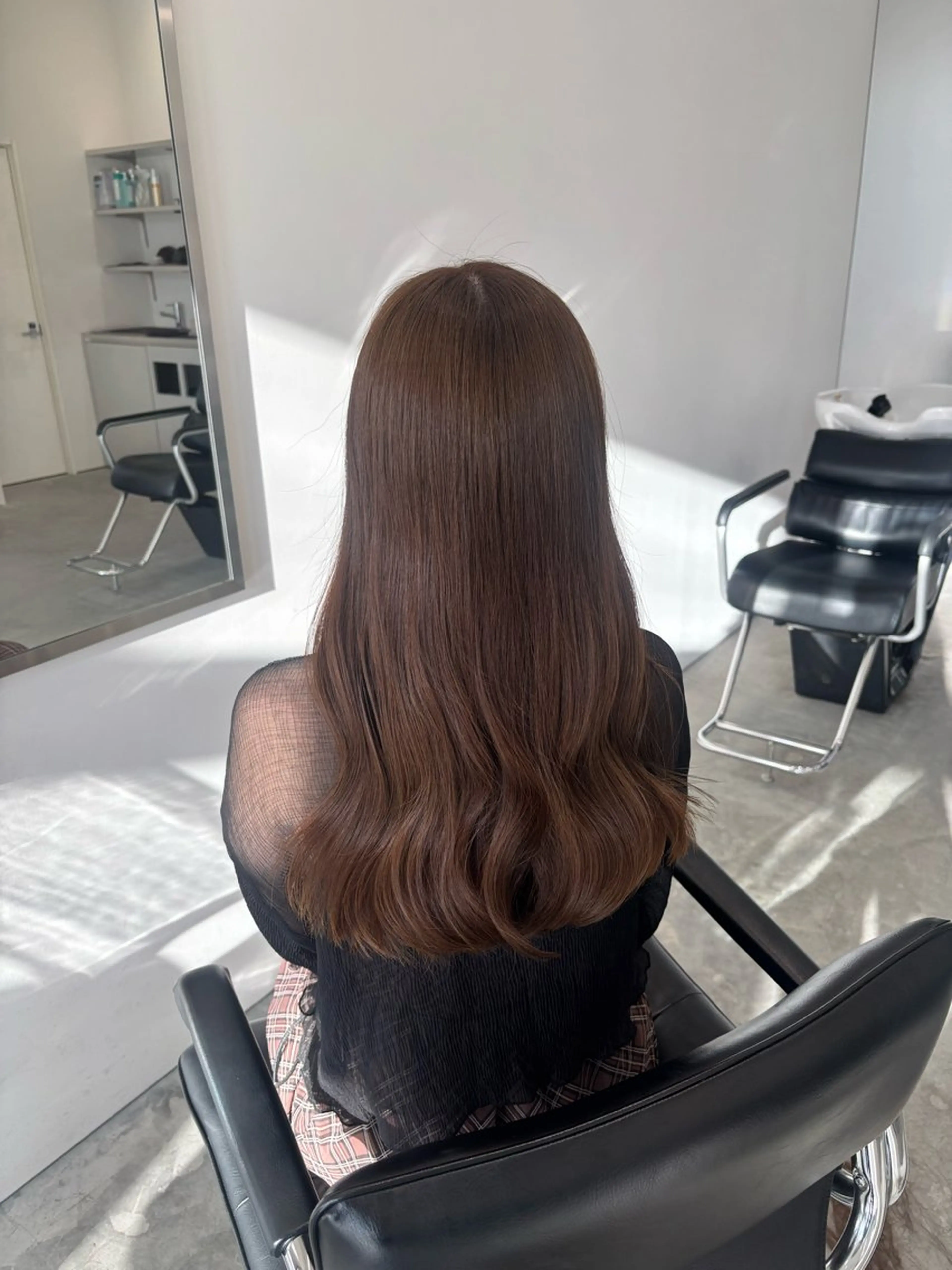 セミロング カラー 鶴町 桃香のヘアスタイル