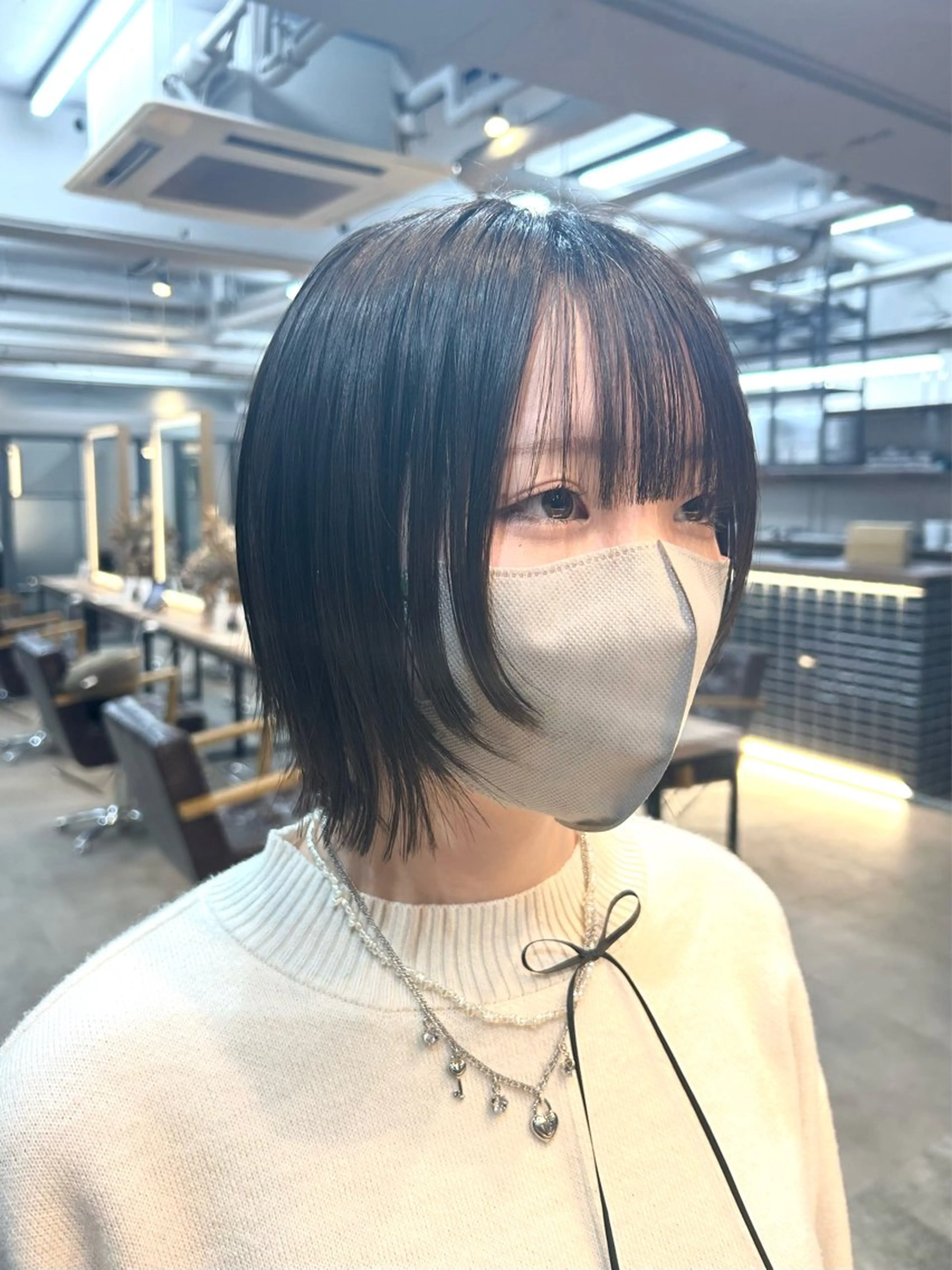 ショート ボブ 顔まわりレイヤー 顔周りカット レイヤーカット カット トリートメント ハイトーン透明感/レ イヤー/ririkaのヘアスタイル