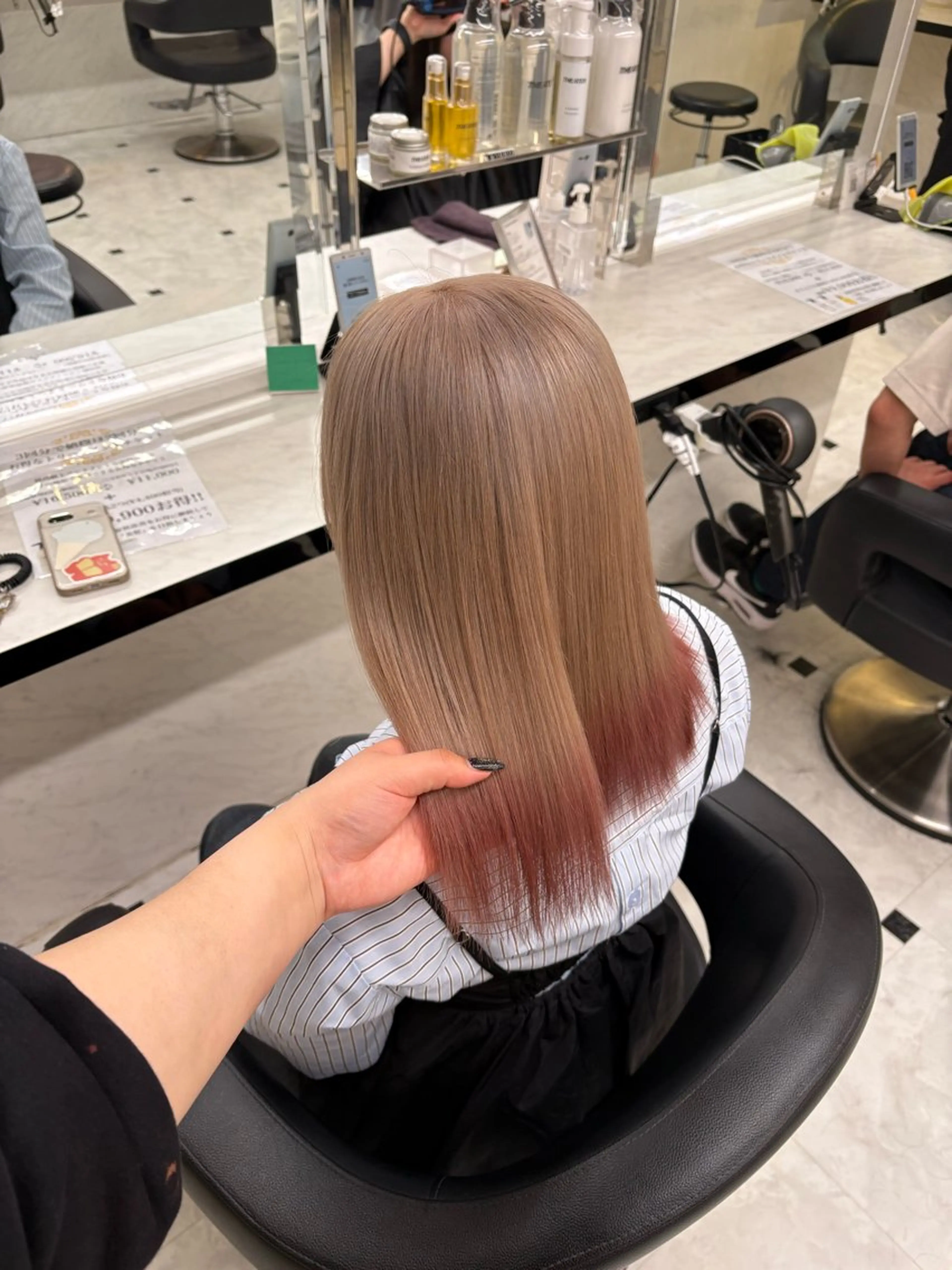 ロング カラー ヘアカラー トリートメント 透明感ベージュカラー 🪞上野🪞AIのヘアスタイル