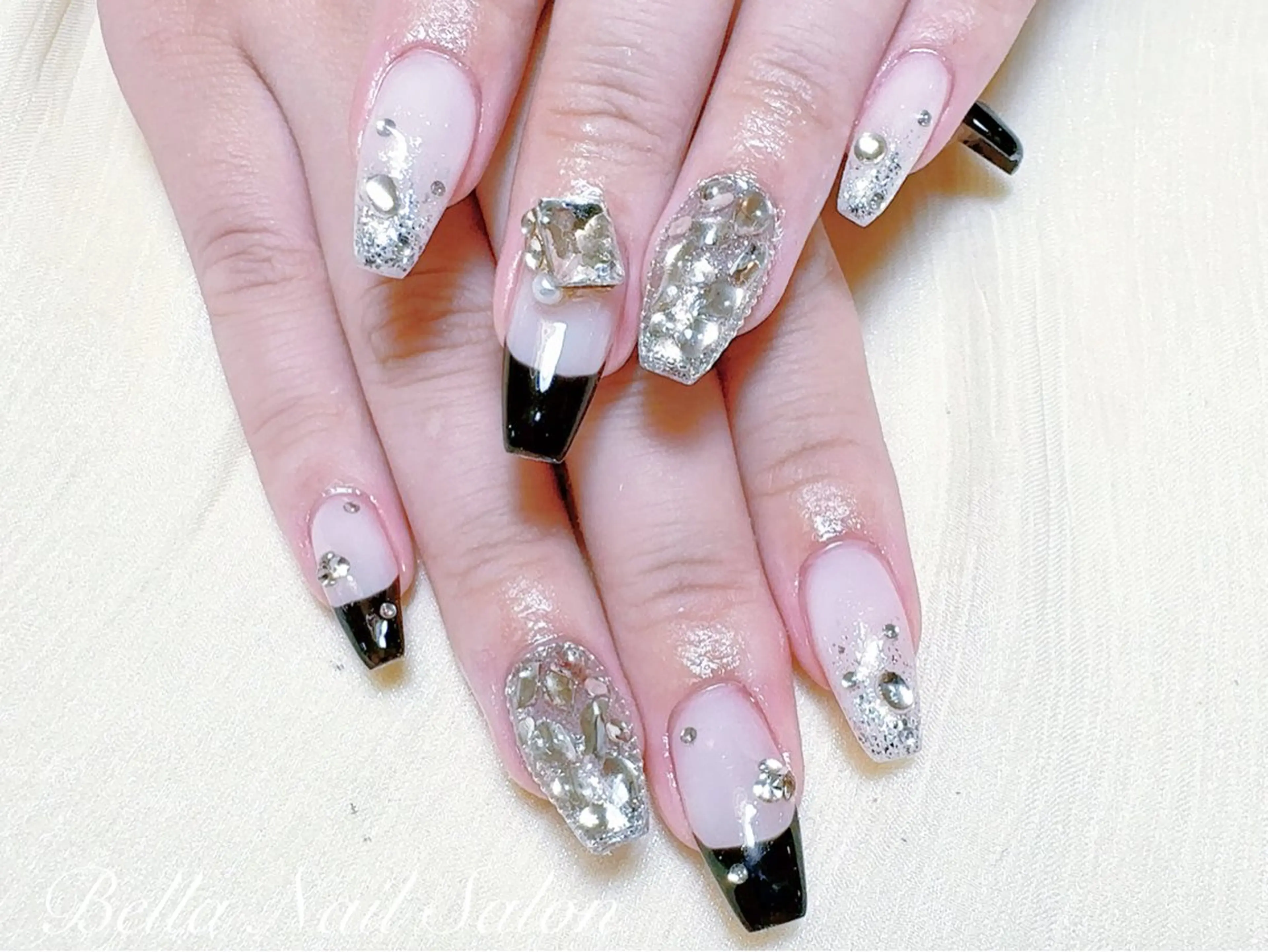 ネイル ハンドネイル Bella Nail Salonパラジェルのネイルデザイン