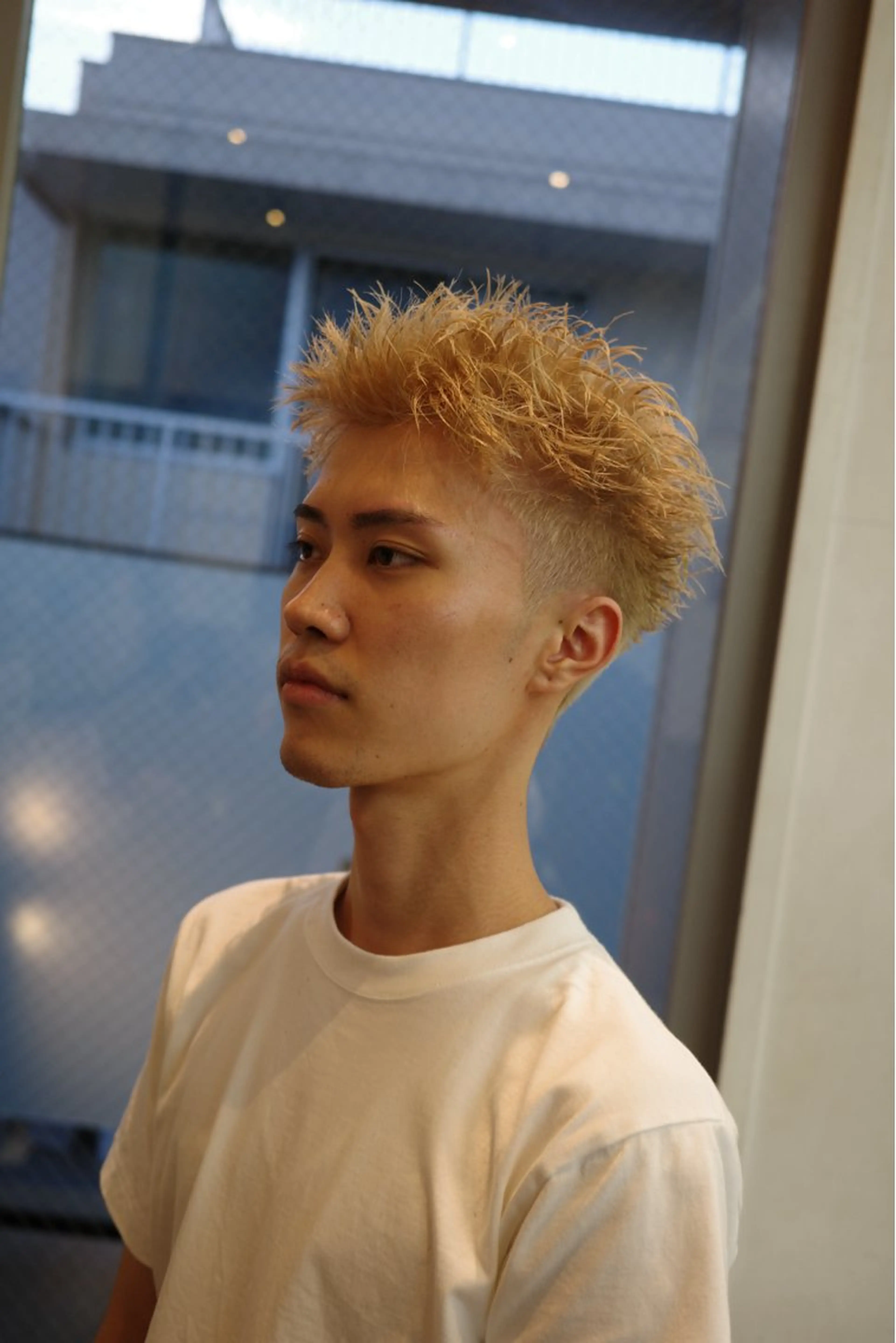 ショート カラー メンズ メンズブリーチ ブリーチ ブロンド ホワイトブロンド ヘアカラー fifth 堀内新史のヘアスタイル