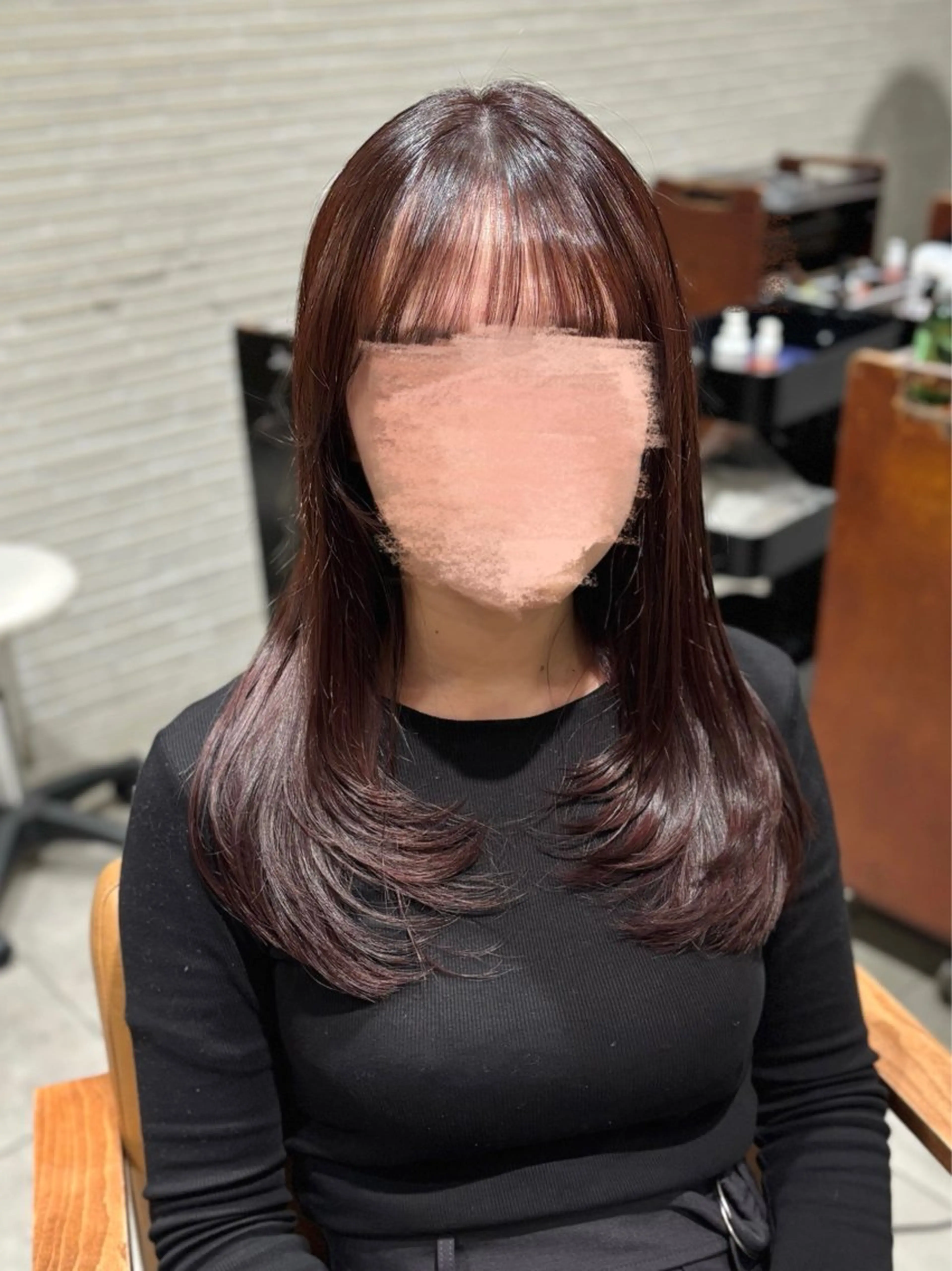 ロング レイヤーカット 新谷 春日のヘアスタイル