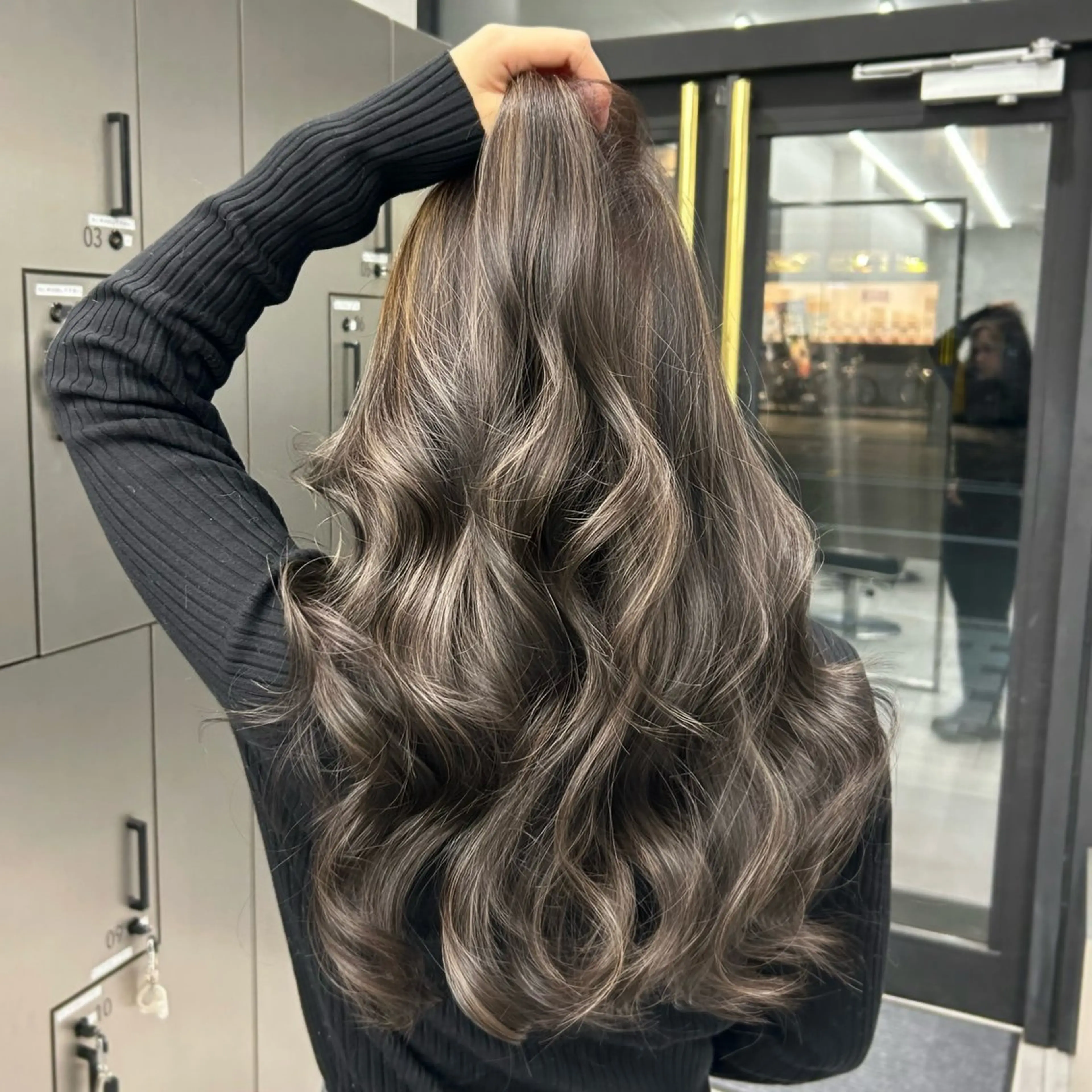 ロング 外国人風カラー ハイライト ヘアカラー トリートメント 大人レイヤー/艶美髪 🇺🇸TOMONAのヘアスタイル