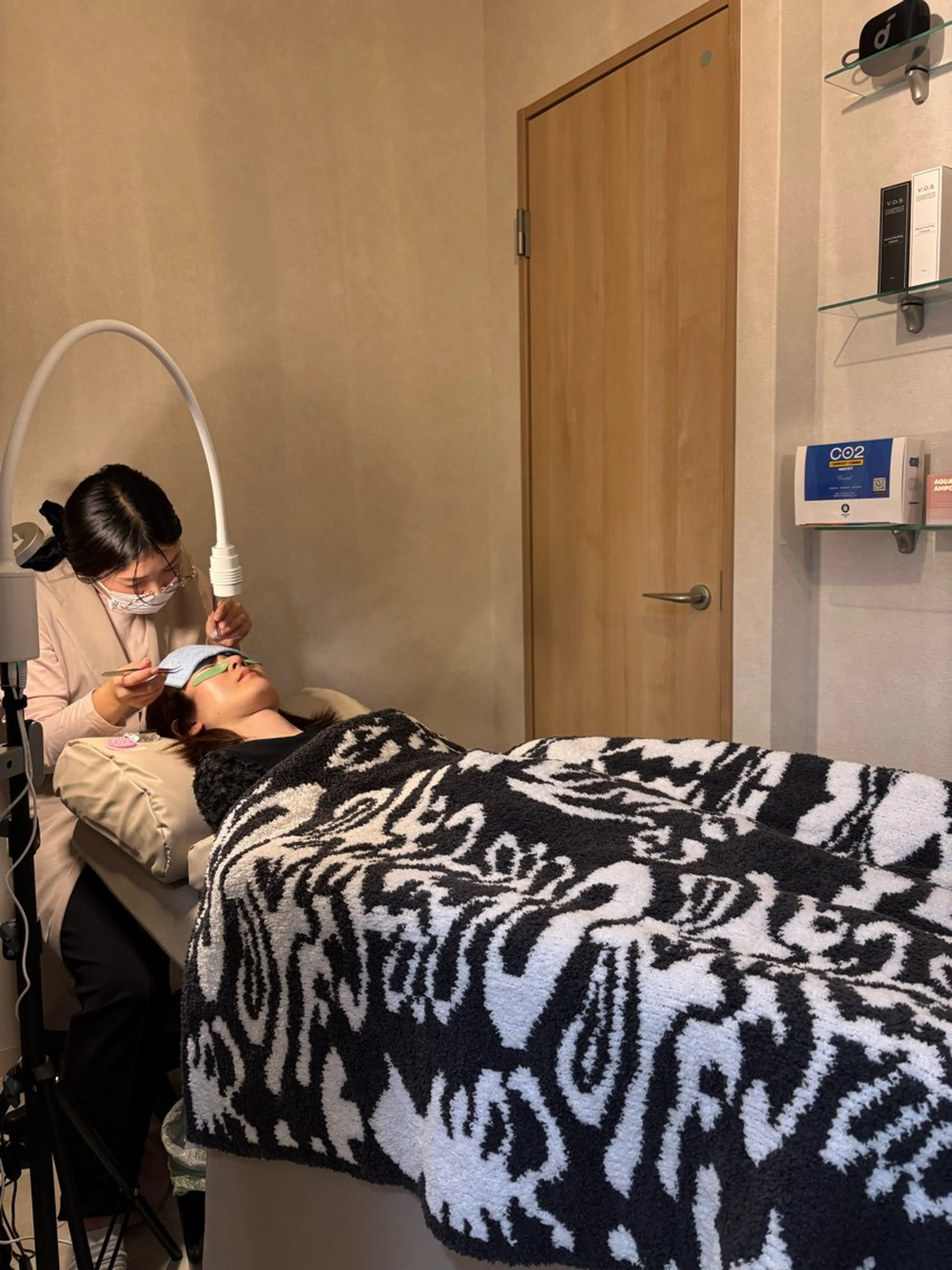 マツエク・マツパ マツエク 1ヶ月後も半分残る 高持続LEDエクステのマツエク・マツパデザイン