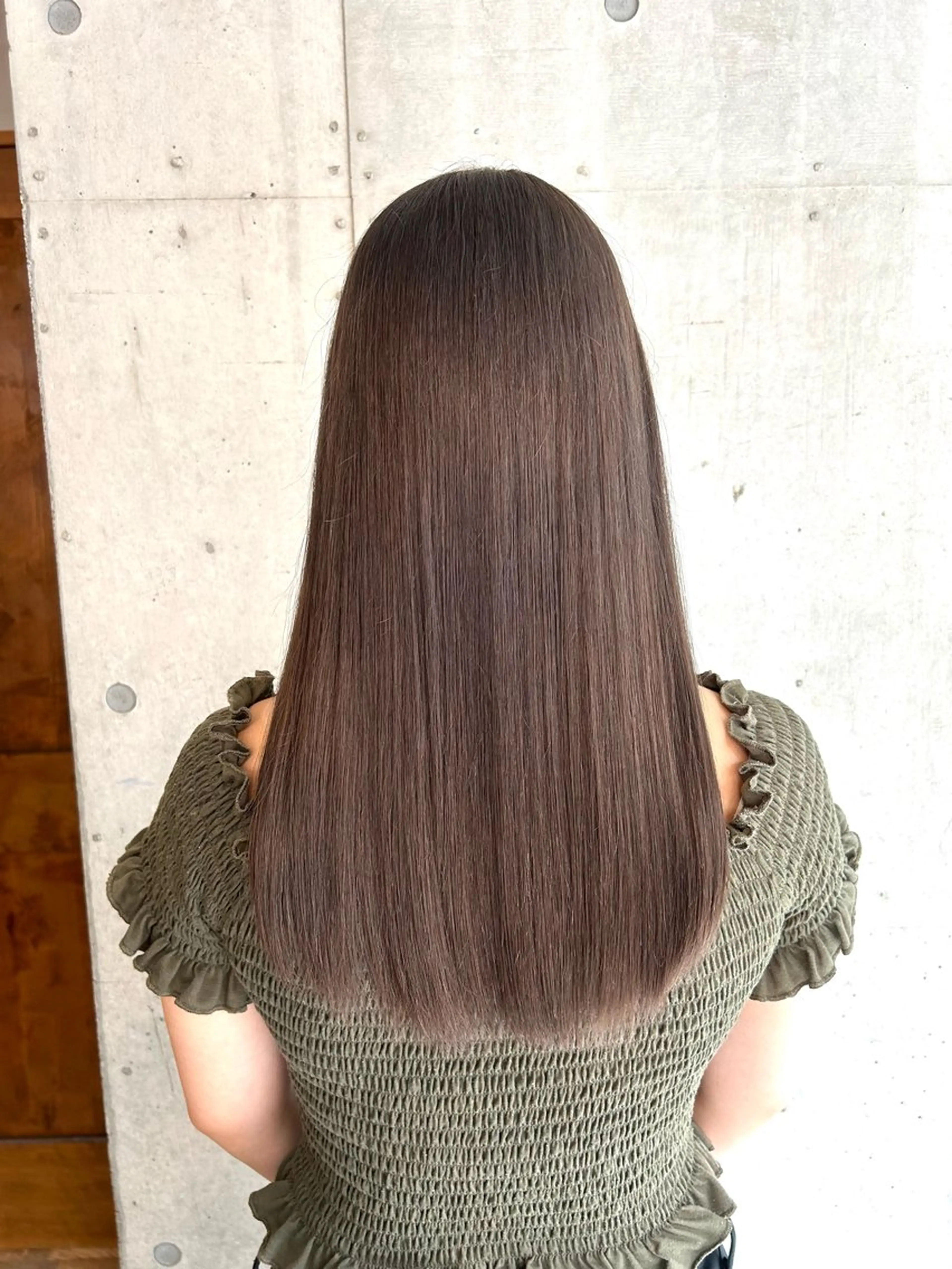 セミロング カラー 🌷横浜/レイヤー /艶カラー🌷のヘアスタイル