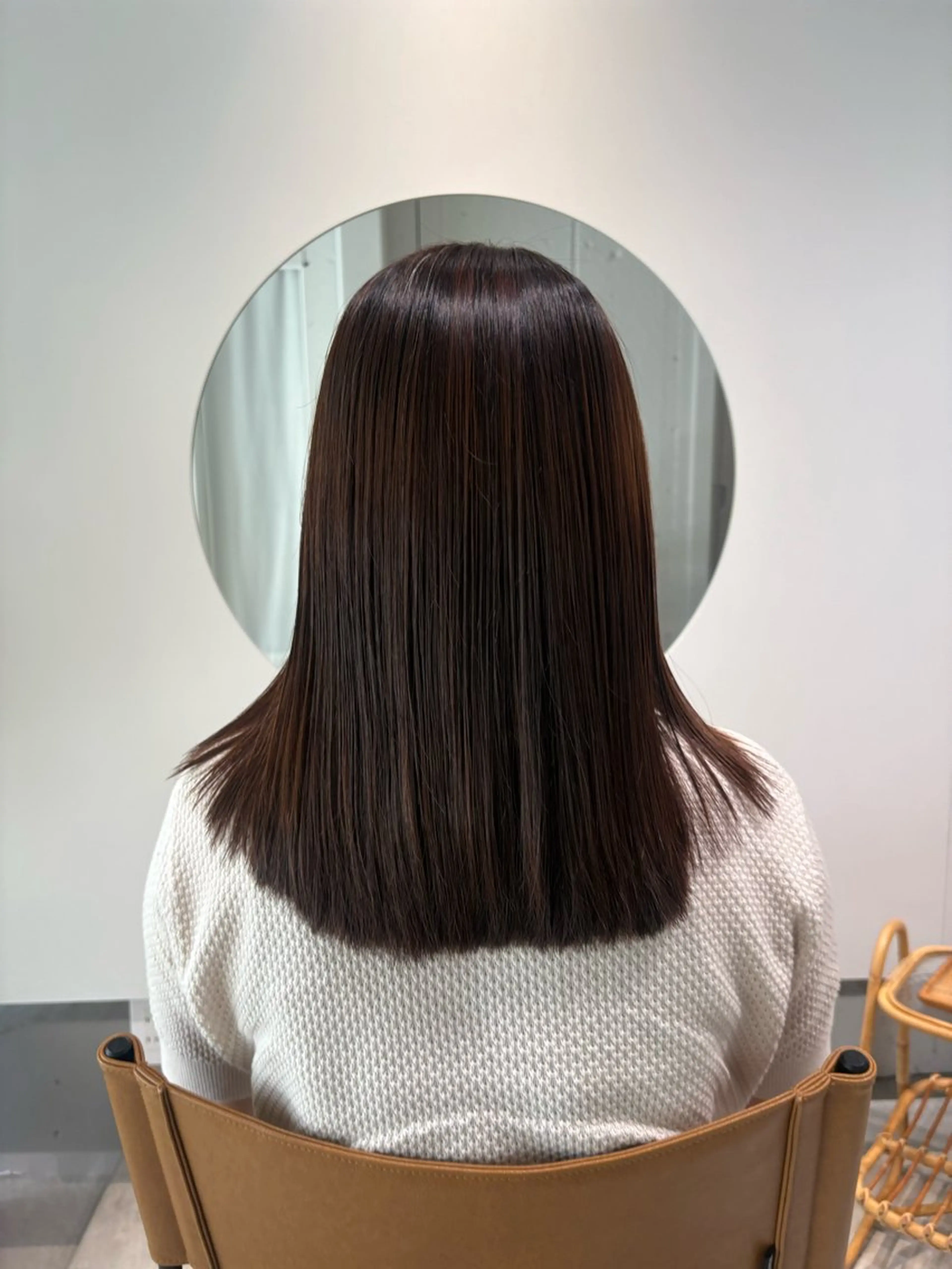 セミロング 髪質改善 岡あかね ブリーチ なし透明感ベージュのヘアスタイル