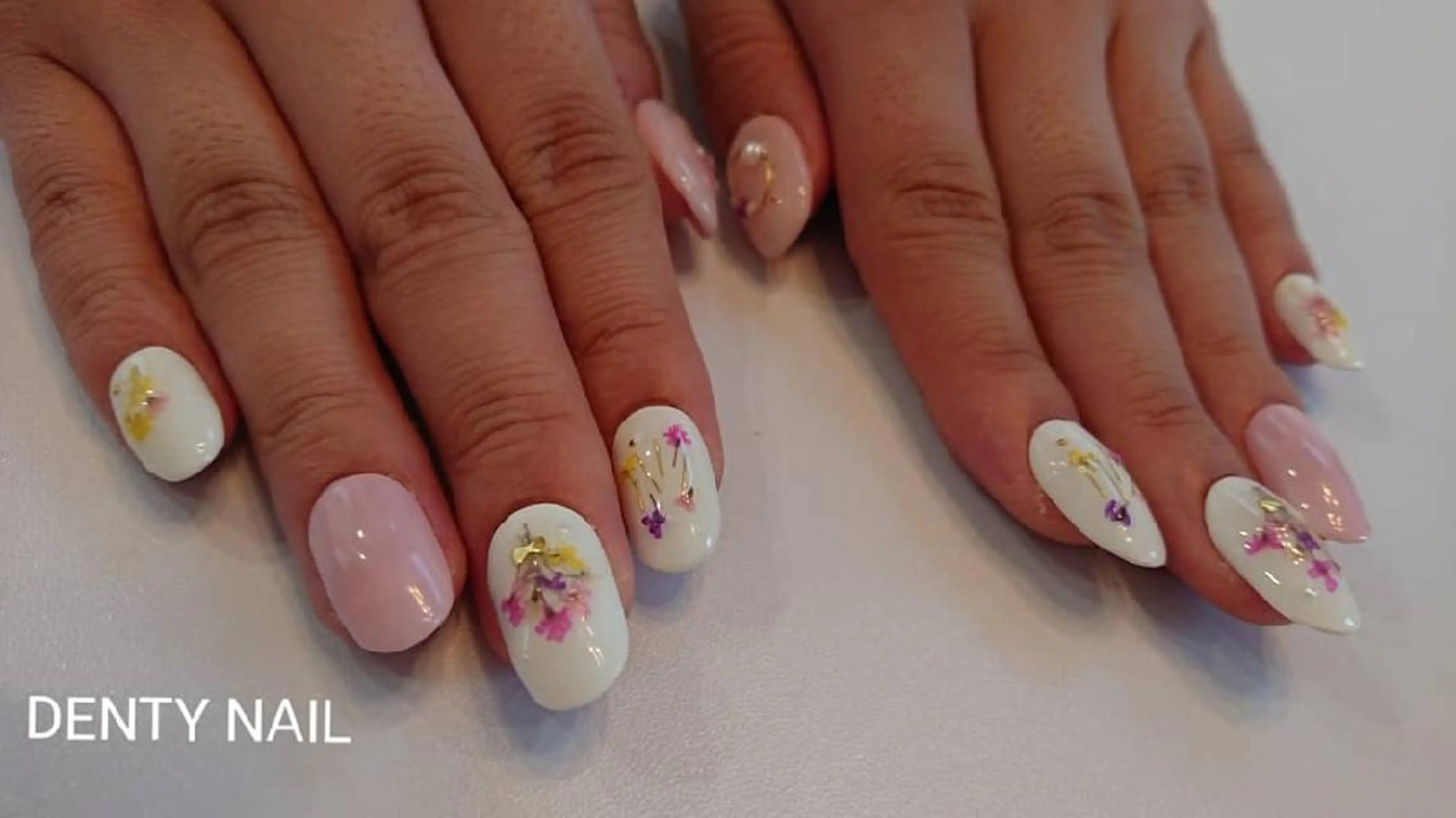 ネイル フラワーネイル DENTY NAIL -ArtRoom-のネイルデザイン