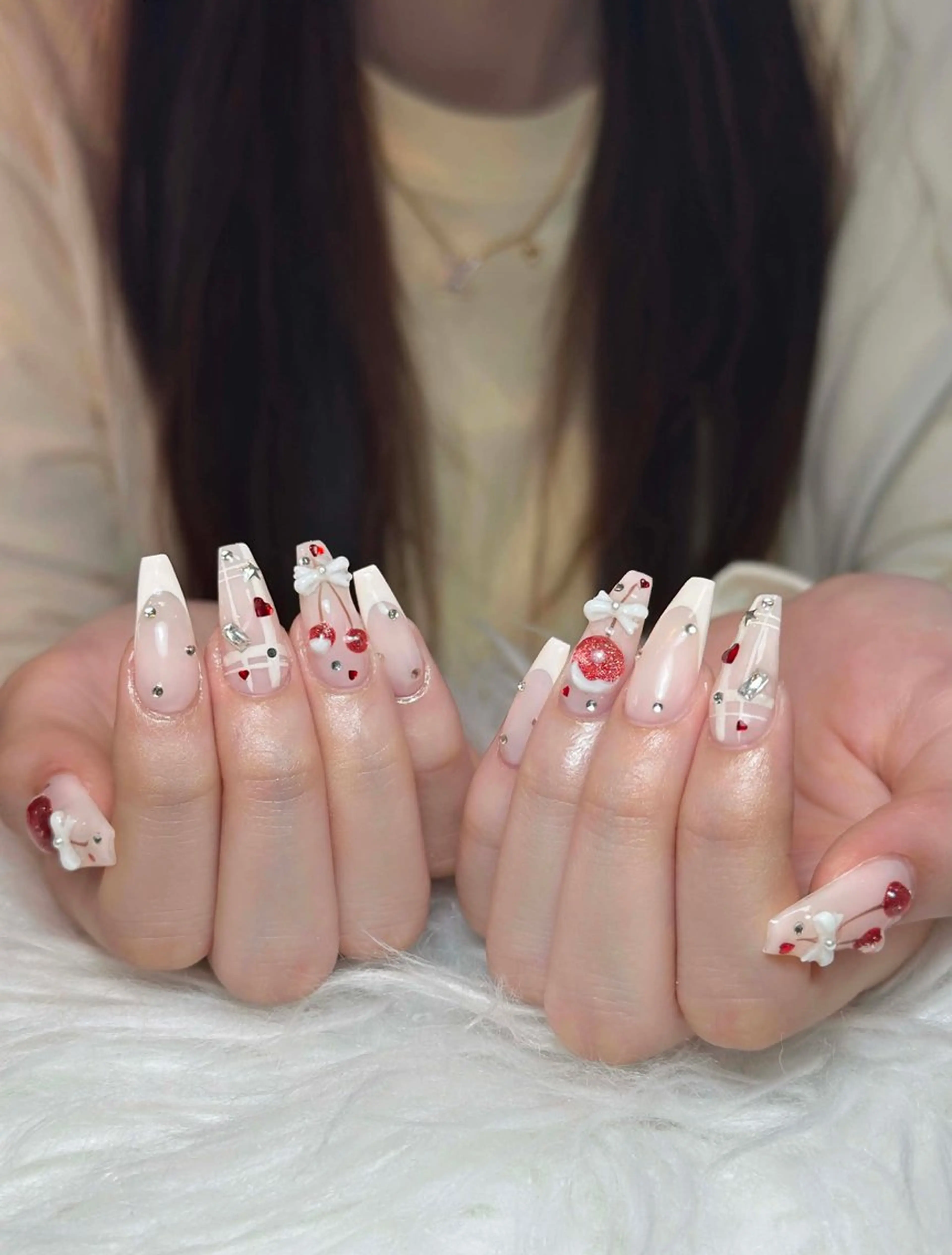 ネイル チークネイル ドット フレンチネイル グラデーション ハート ハンドネイル Julli NailStudioのネイルデザイン