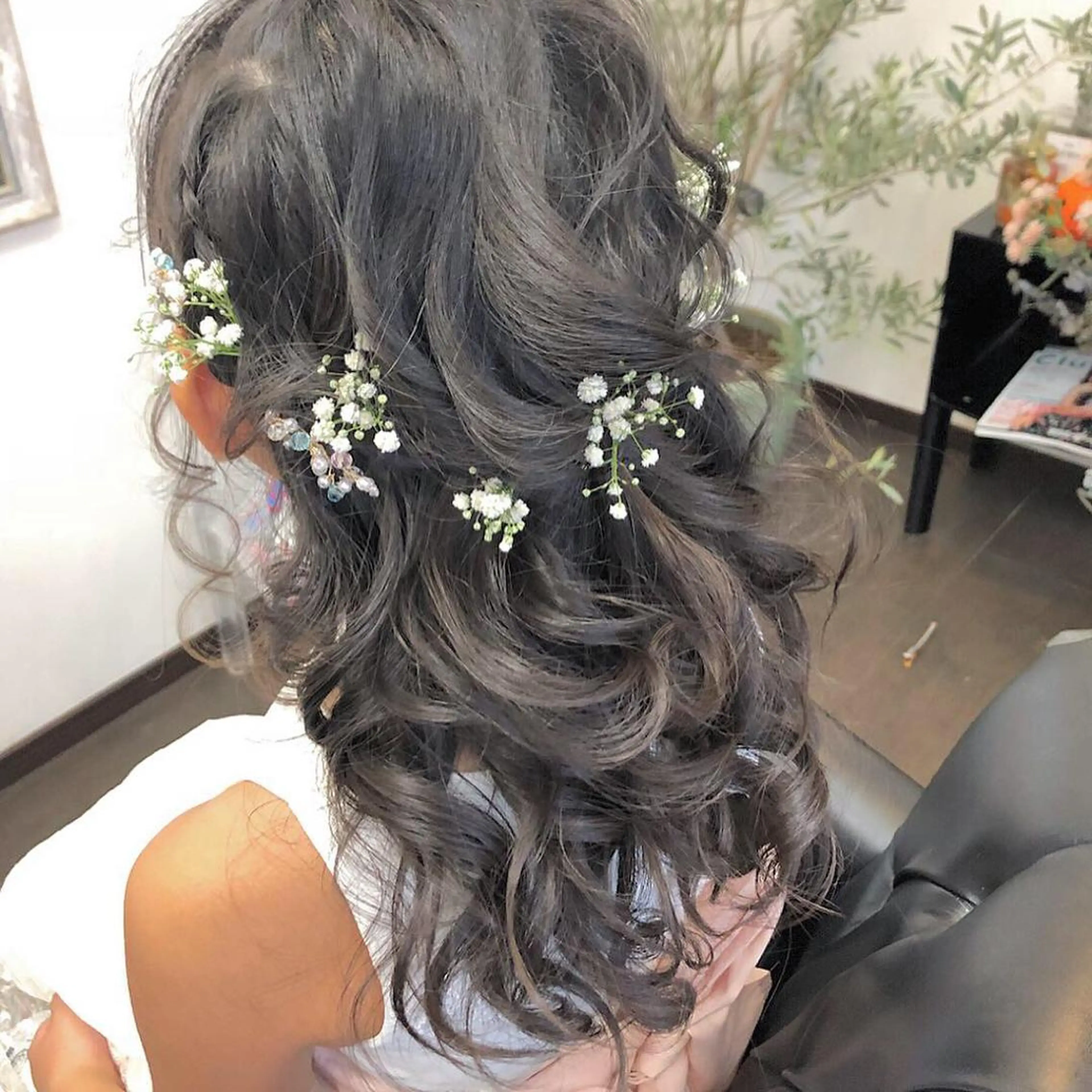 セミロング ヘアアレンジ ilo レイナのヘアスタイル