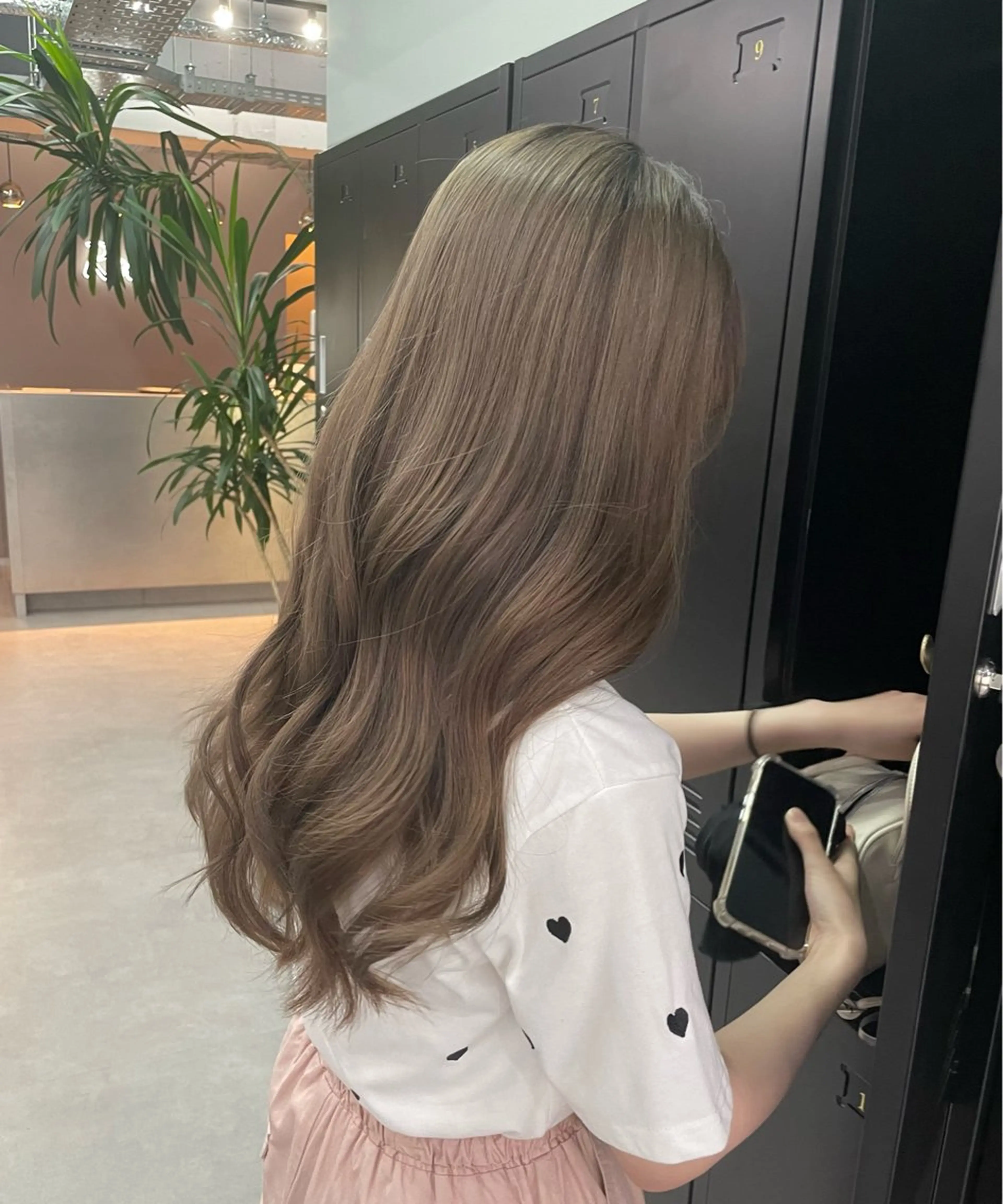 ロング カラー ミルクティーベージュ ❤︎レイヤー　MIAのヘアスタイル