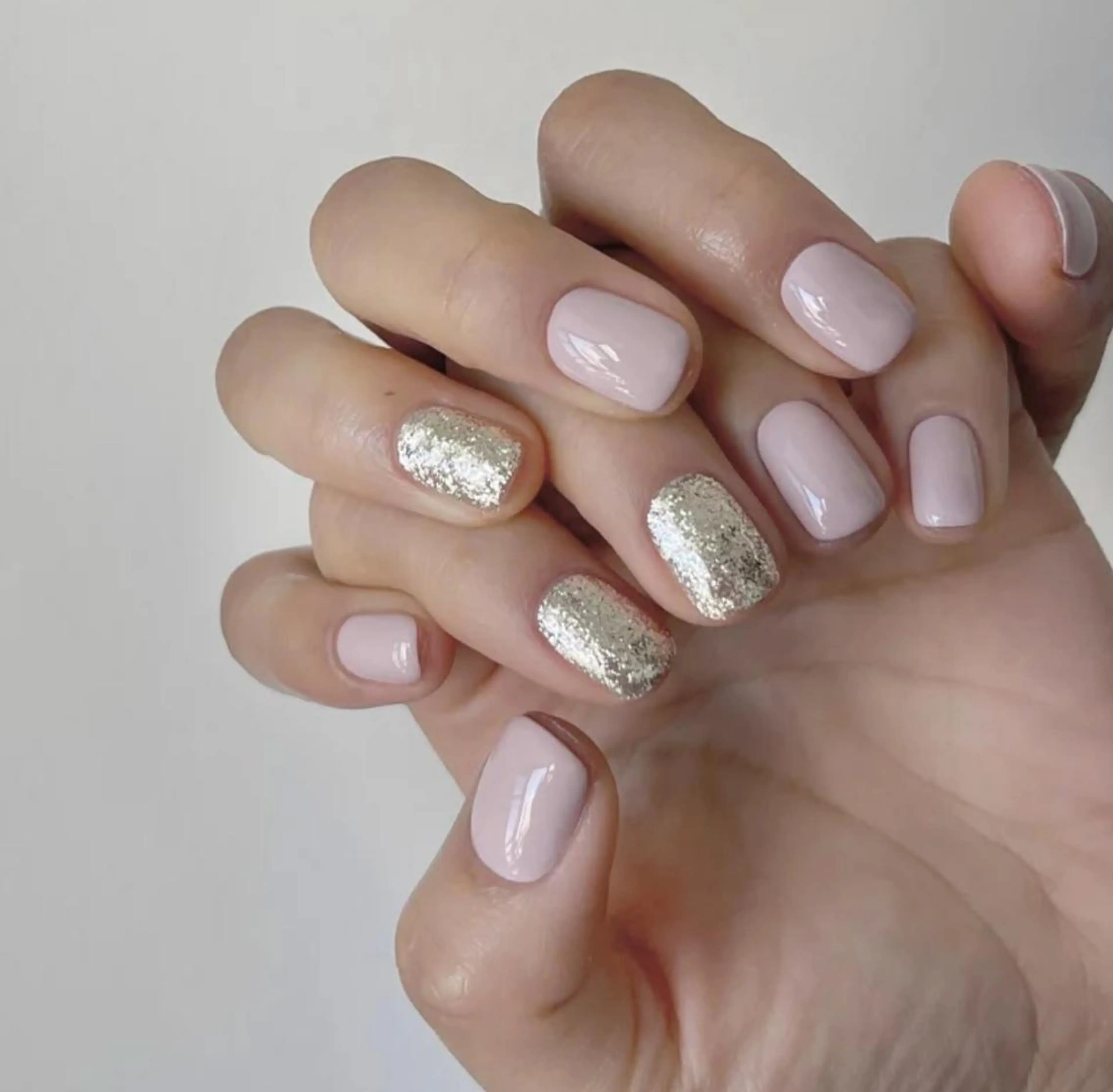 ネイル ホログラムネイル Queens ひなのネイルデザイン