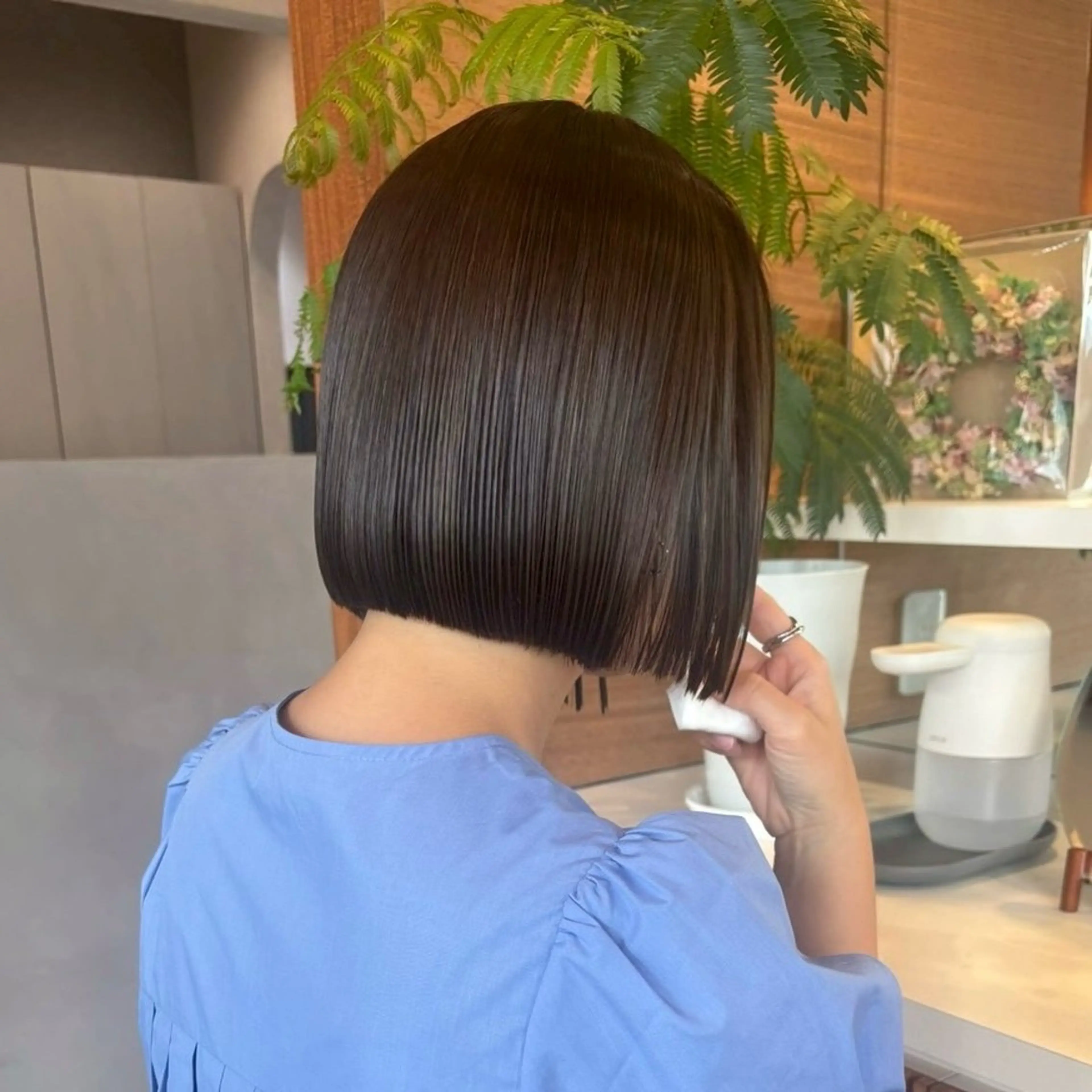 ショート カラー ボブ／艶カラー ❣️マナミのヘアスタイル