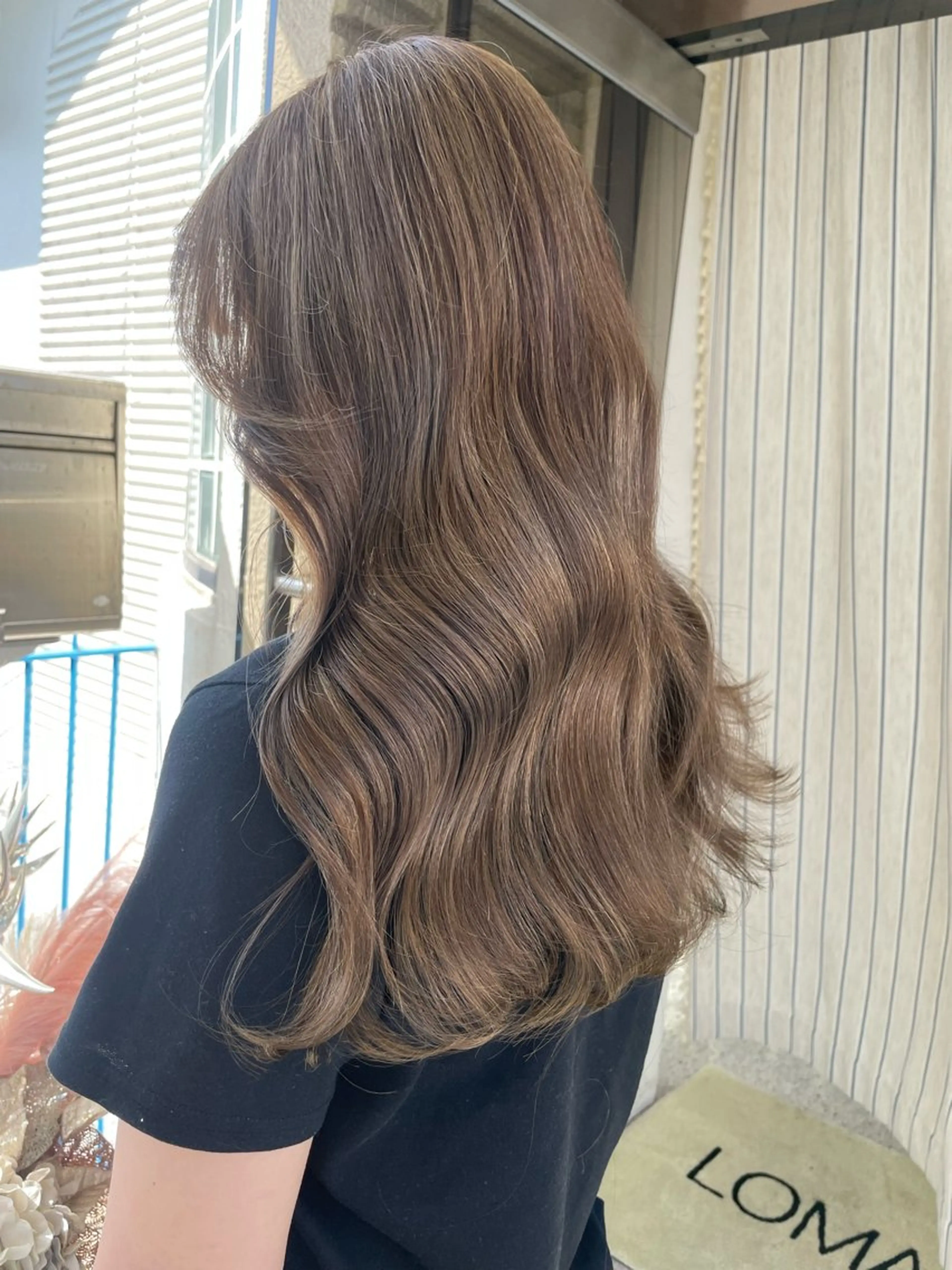 ロング カラー JIEN MIUのヘアスタイル