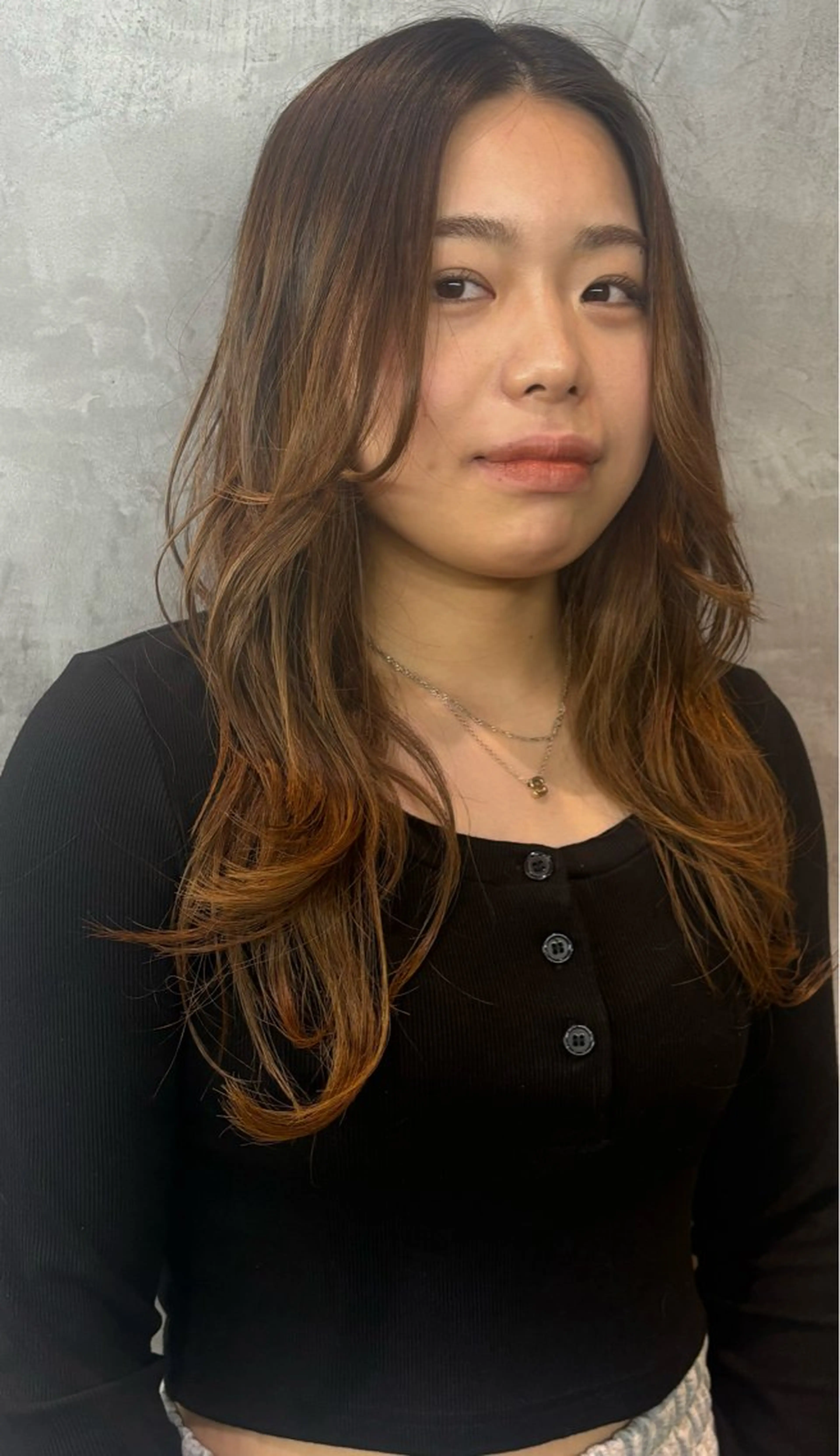 ロング ロングレイヤー レイヤーカット ロング 淀 小南津のヘアスタイル