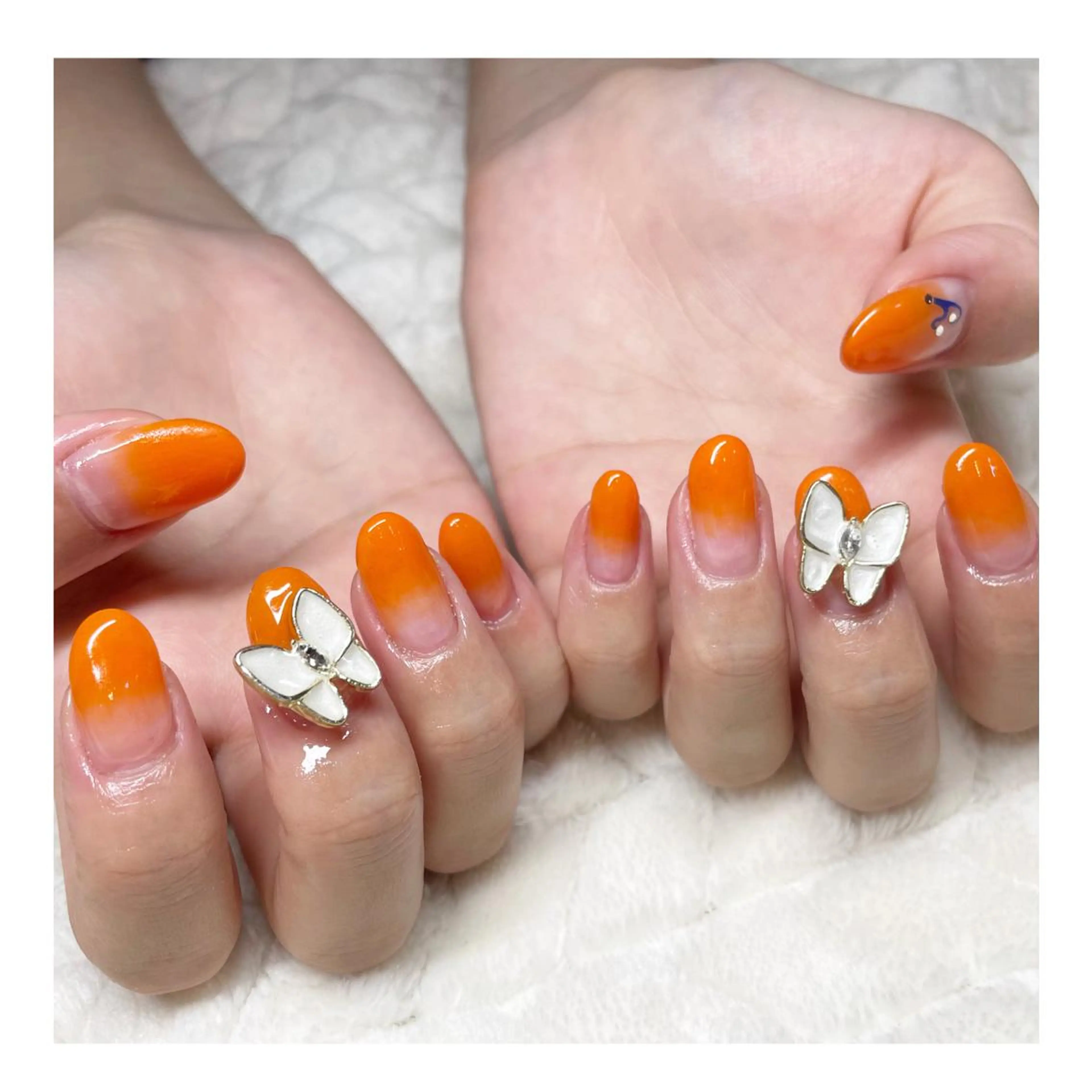 ネイル ジェルネイル グラデーション オレンジ シンプルネイル ハンドネイル LaLa Peach 福岡のマツエク・マツパデザイン