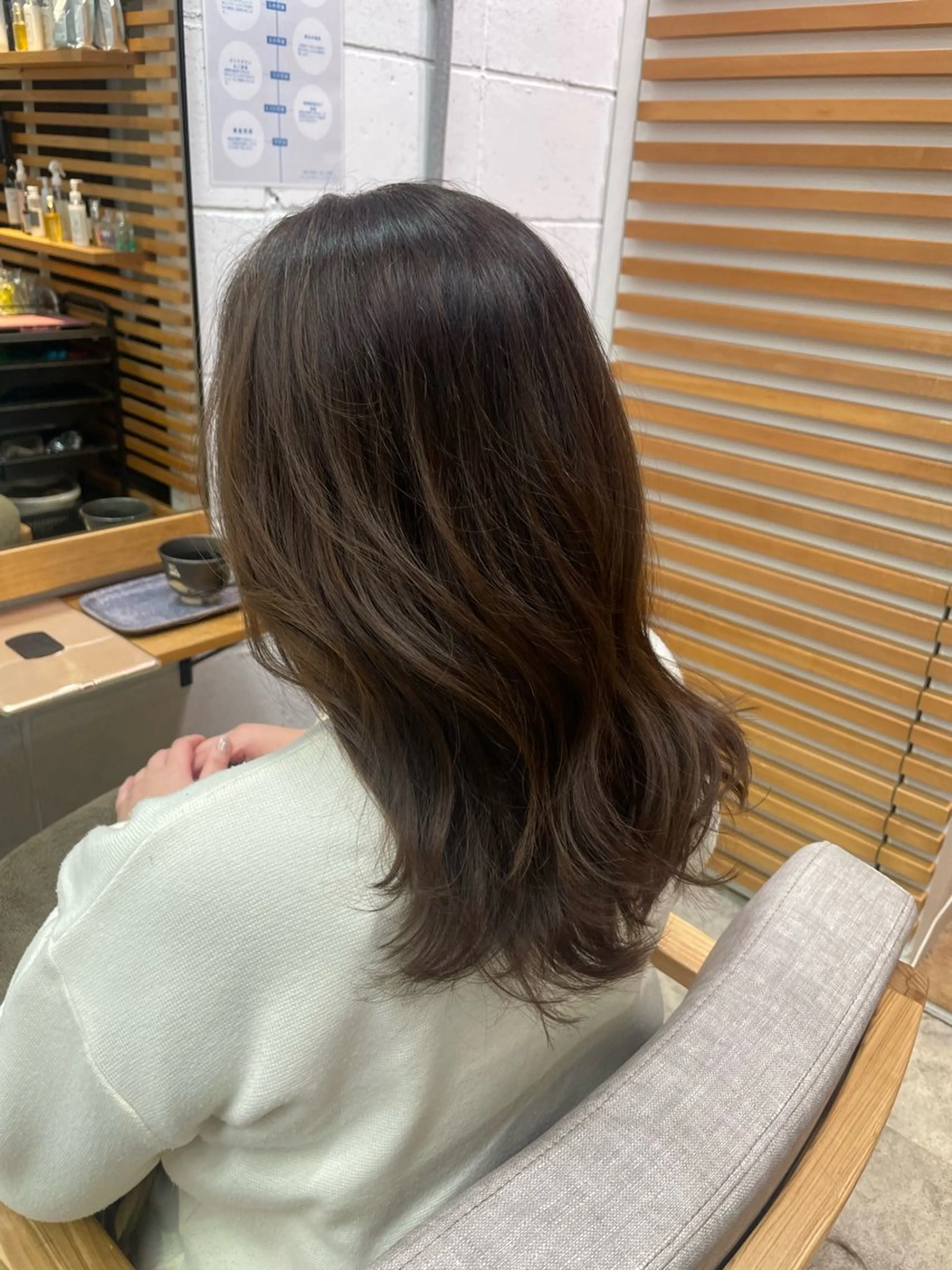 カラー アッシュ ベージュカラー 見奈美 凜のヘアスタイル