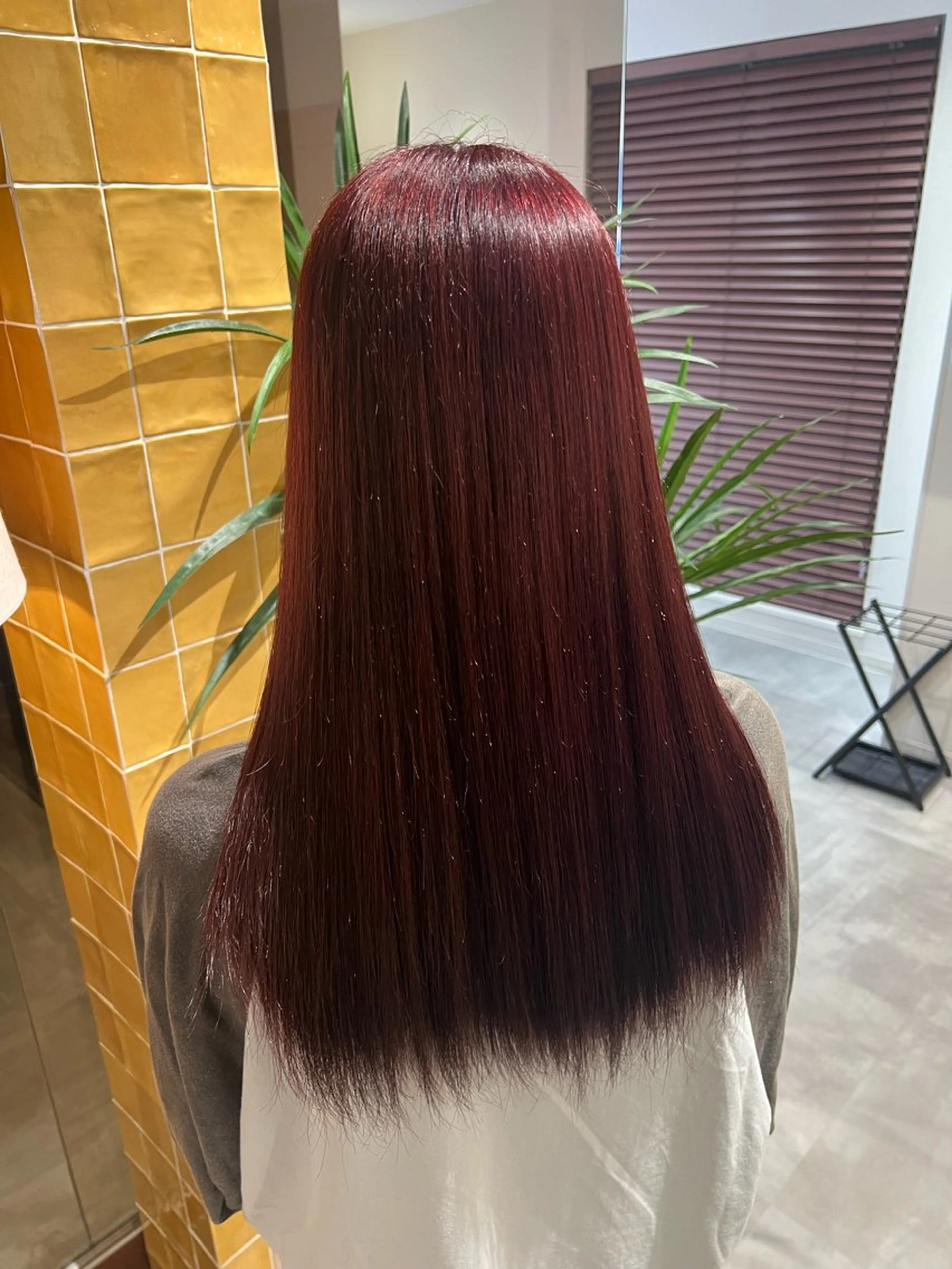 セミロング パープルカラー ヘアカラー トリートメント 艶髪/透明感 レイヤー YUKIのヘアスタイル