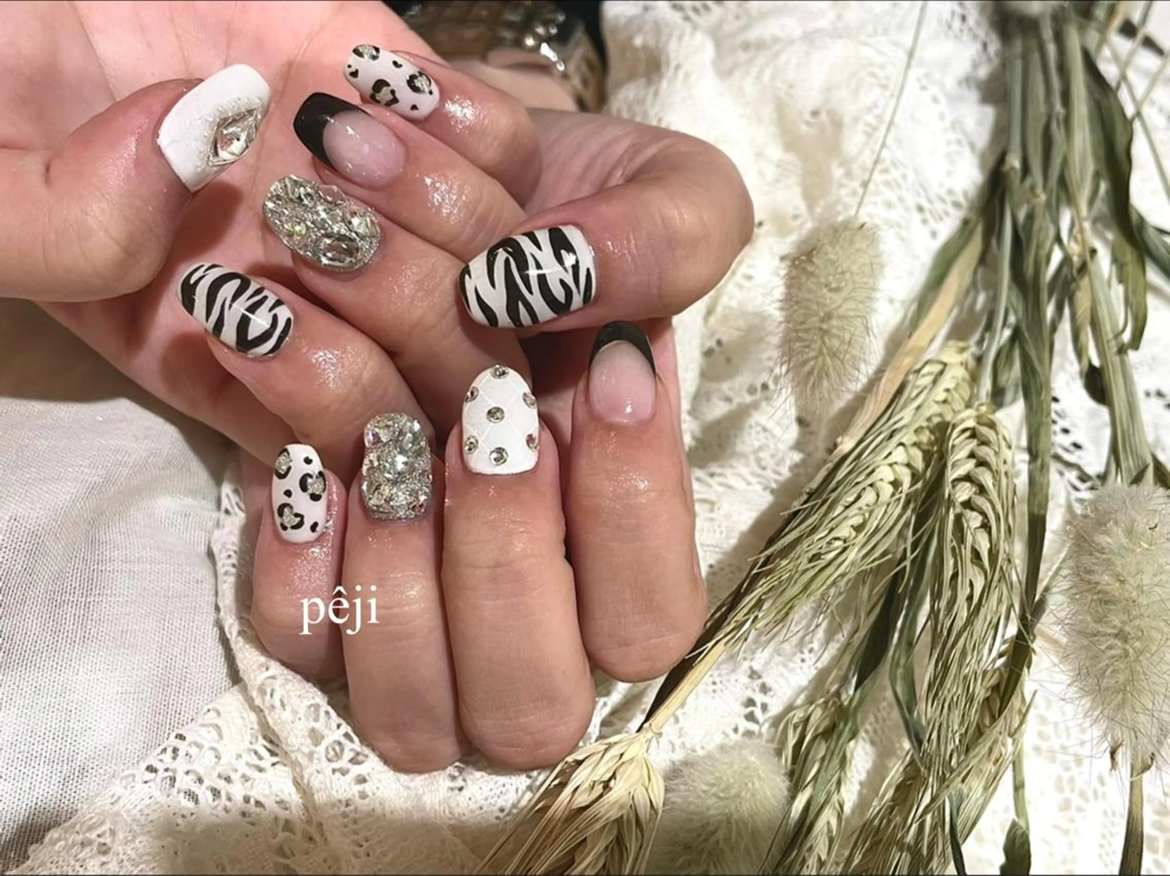 セミロング m kaori𓃟のネイルデザイン