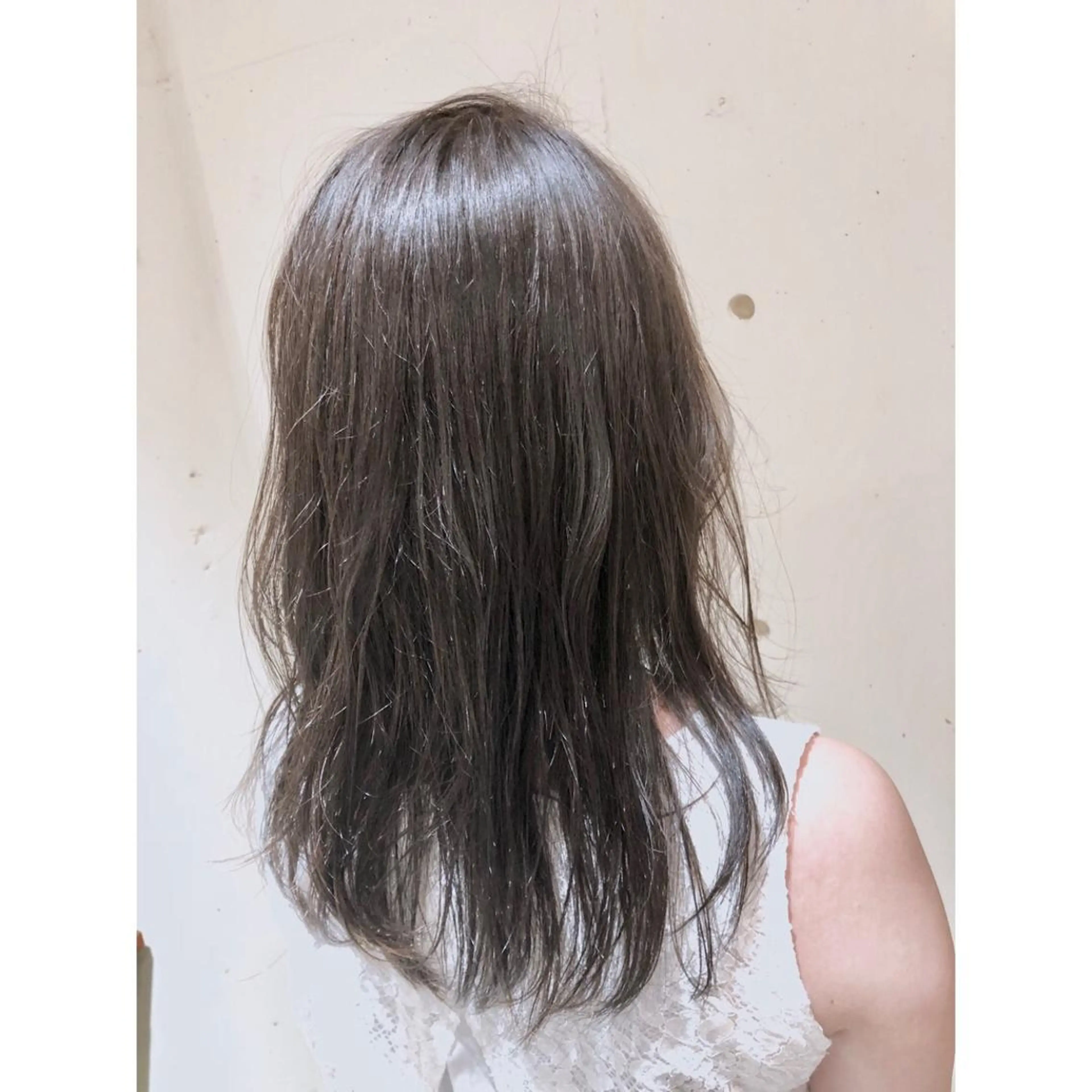 ミディアム カラー パーマ ヘアアレンジ アッシュ ベージュカラー ブリーチ 透明感カラー グラデーションカラー 【ツヤ髪美容師】 ツダケイスケのヘアスタイル
