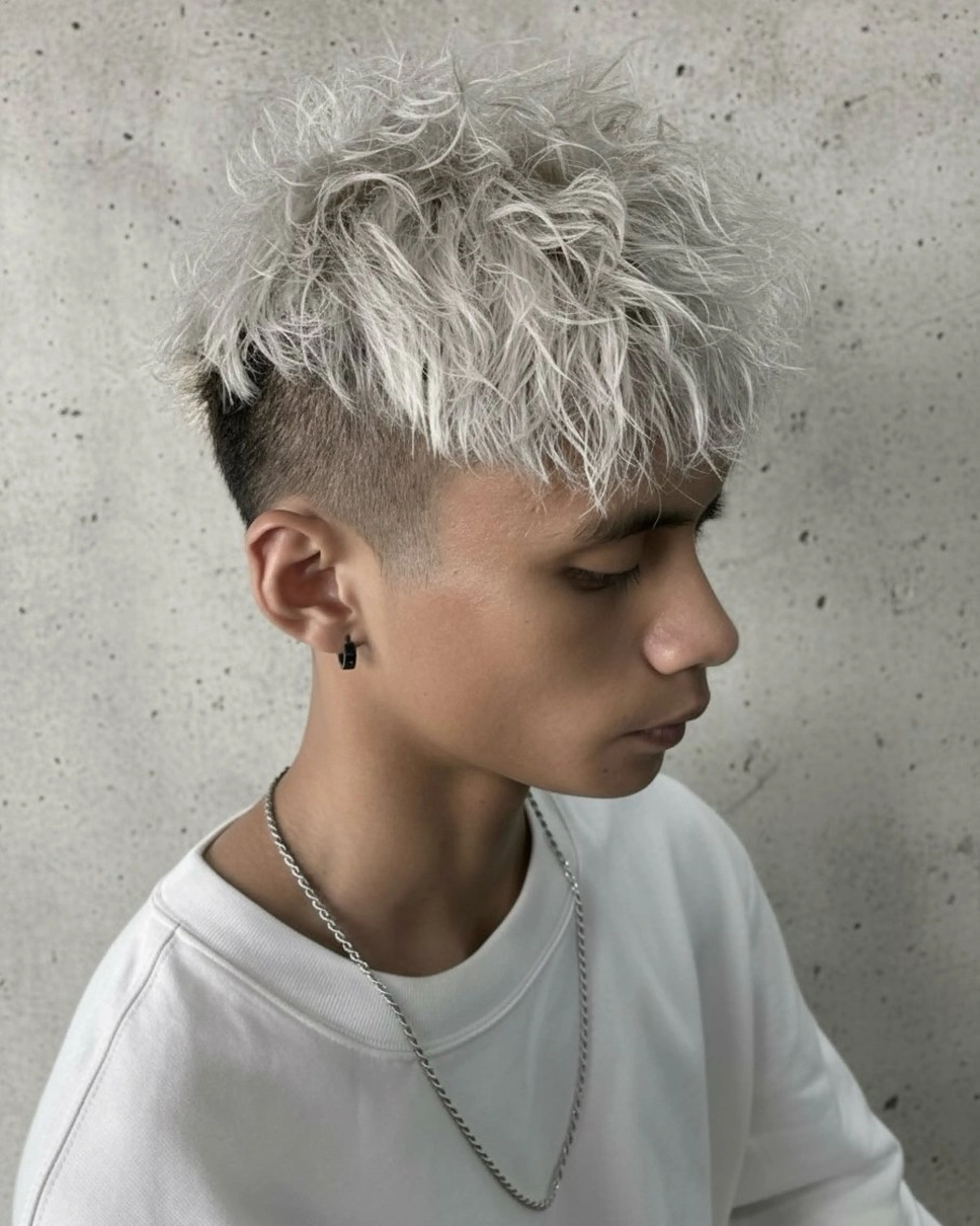 カラー メンズ ホワイト系はお任せ /ブリーチ/店長岩崎のヘアスタイル