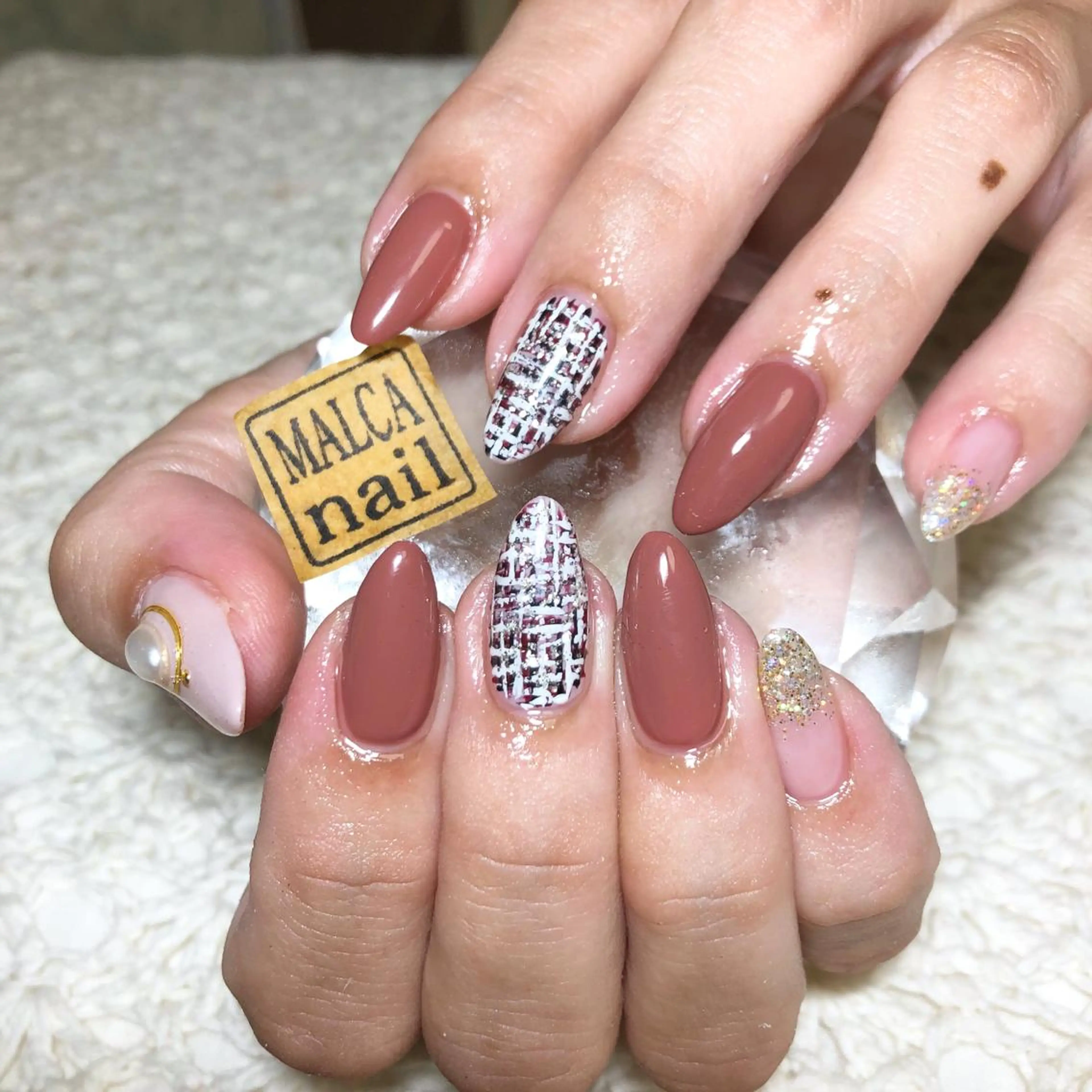 ミディアム カラー パーマ ヘアアレンジ ネイル マツエク・マツパ 荒木 莉奈のネイルデザイン