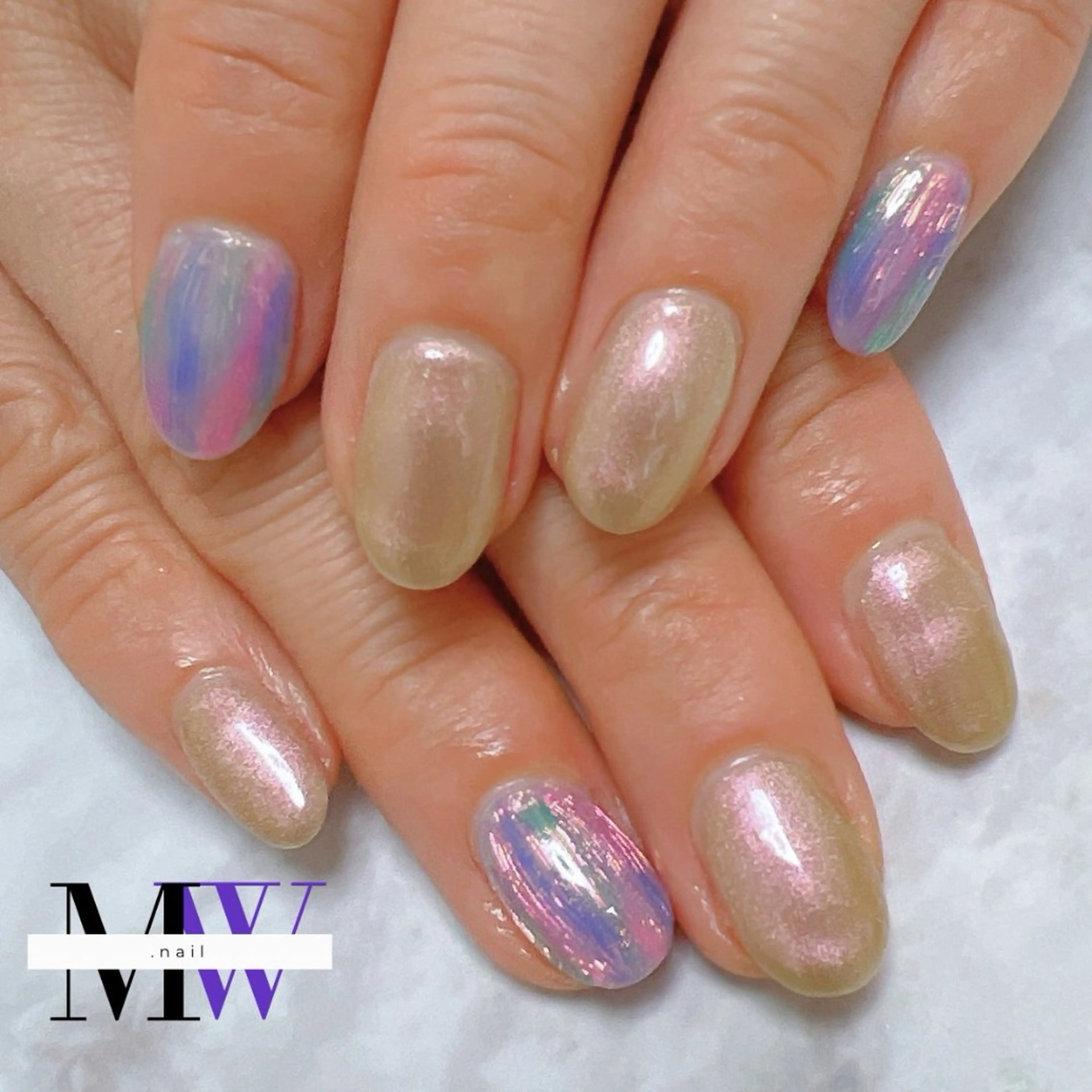 ネイル オーロラネイル ミラーネイル ニュアンスネイル ハンドネイル MW .nailのネイルデザイン