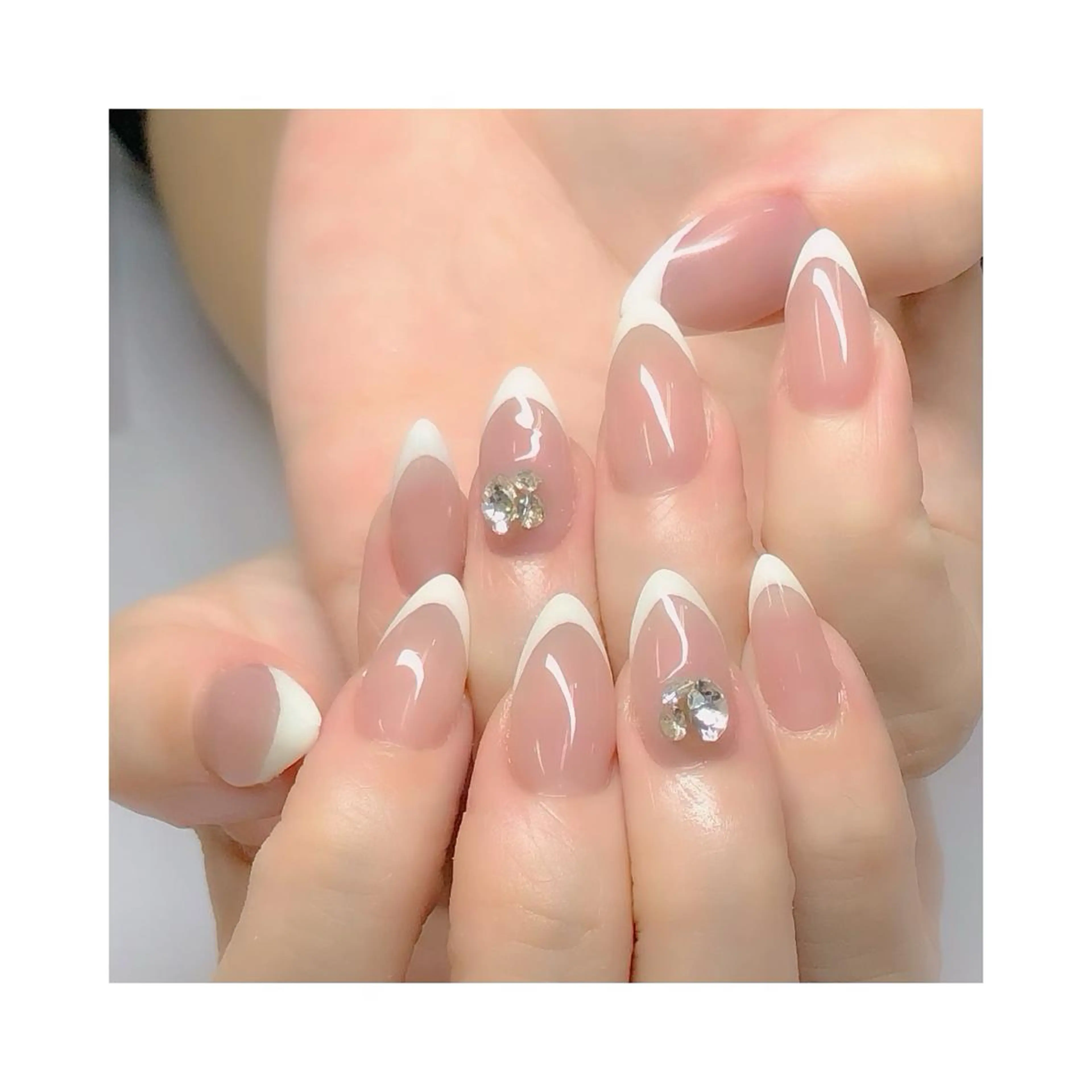 フレンチネイル💅オフ込み✨ベースカラーあり🌹の写真