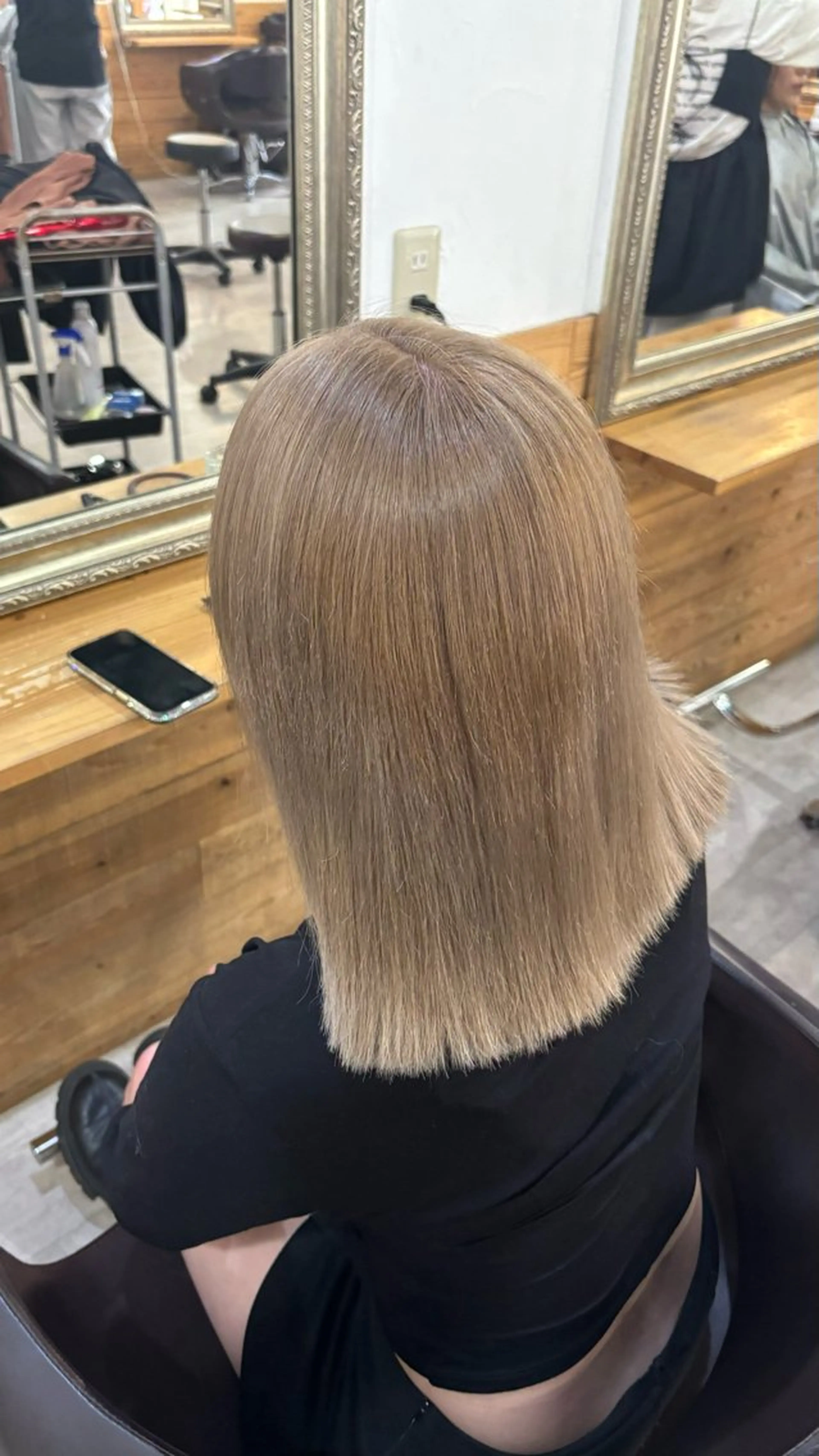 セミロング カラー ベージュカラー ブリーチ ミルクティーベージュ ヘアカラー ブルーJR高槻本店所属・10代20代指名No .1/艶髪カラー特化のヘアスタイル