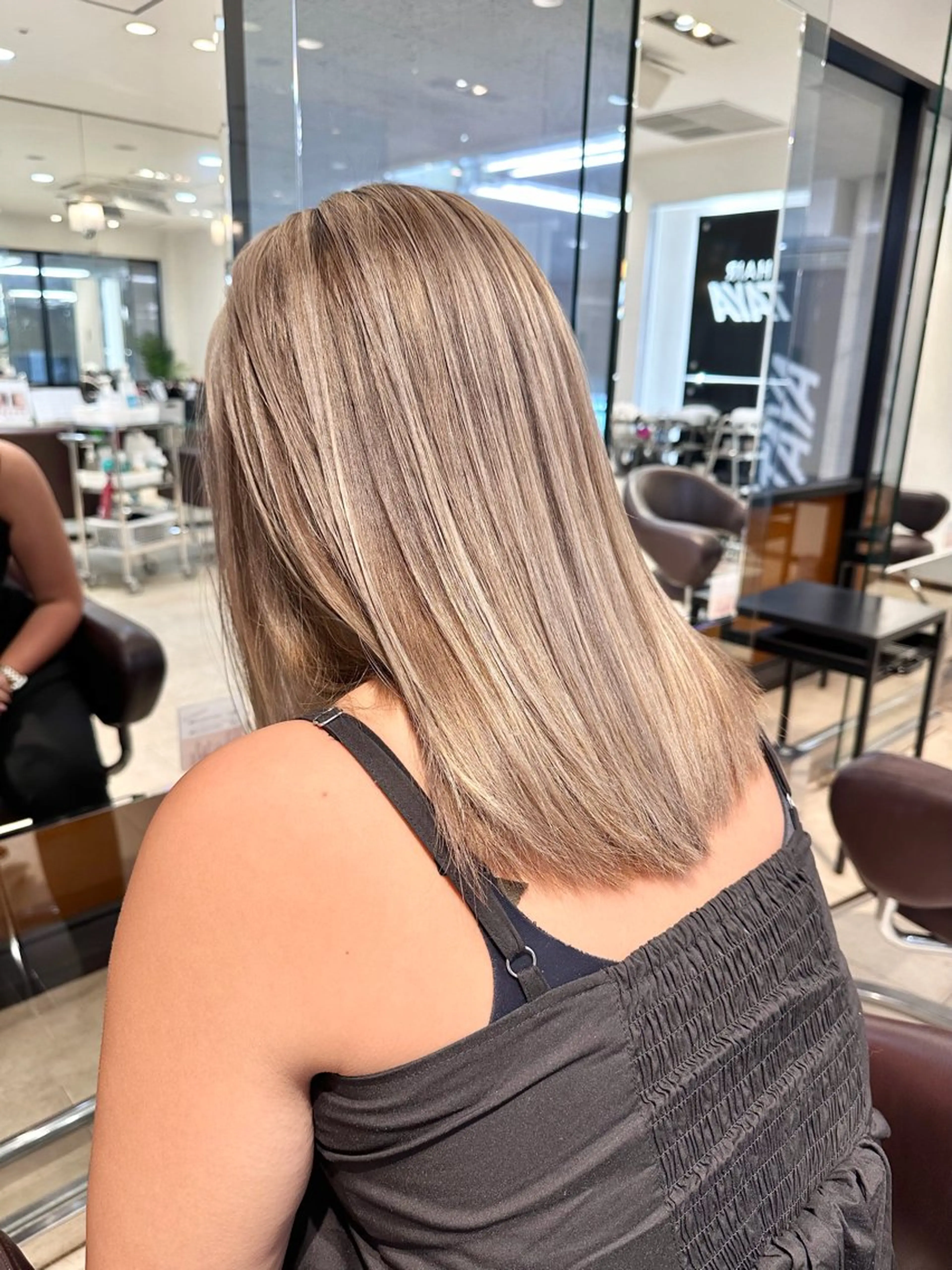 セミロング レイヤーカット TAYA大阪上本町所属・十場【髪質改善】 【ダブルカラー】のヘアスタイル