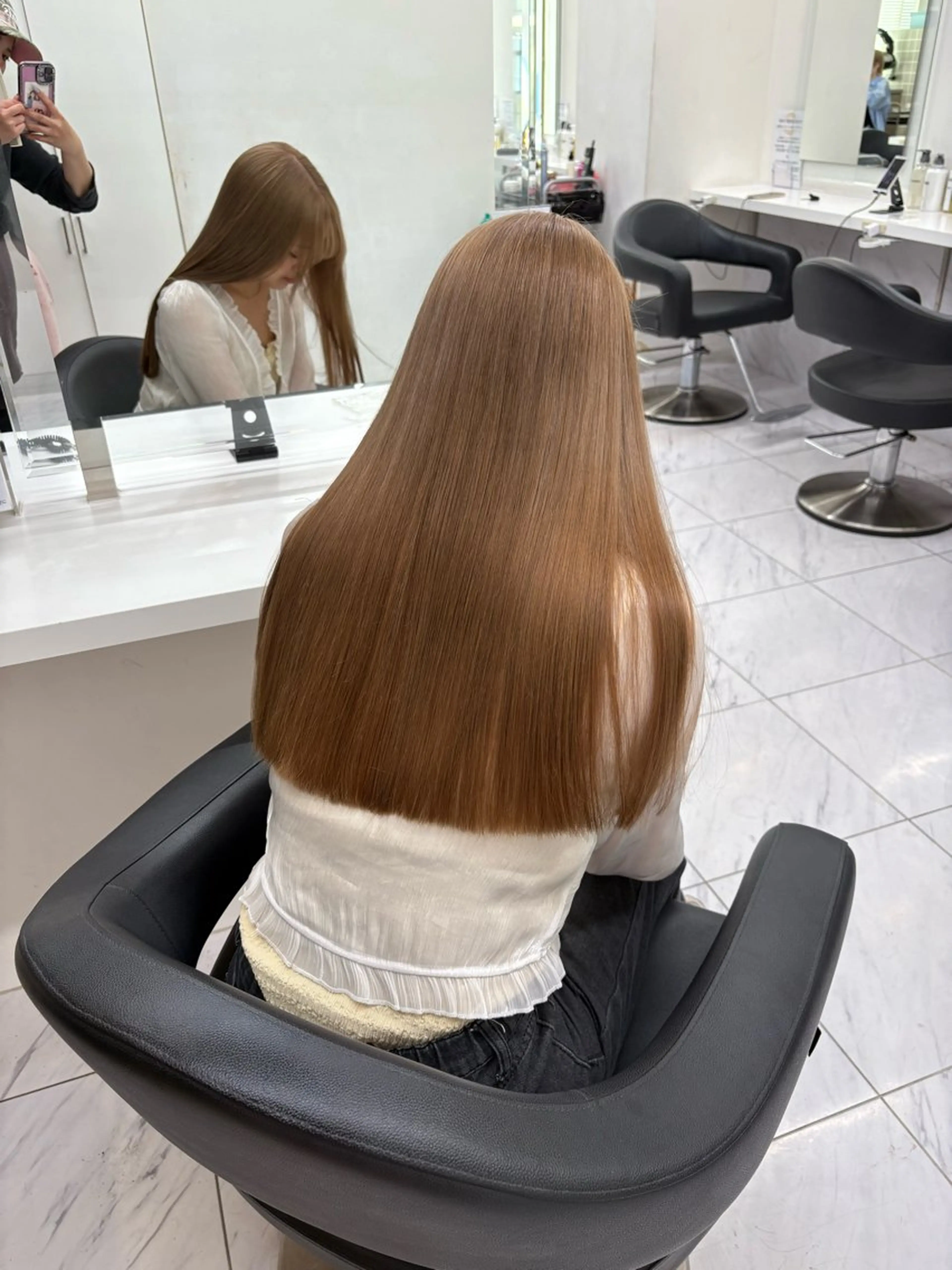 カラー ヘアカラー トリートメント 透明感ベージュ🤎 ナチュラルレイヤーのヘアスタイル
